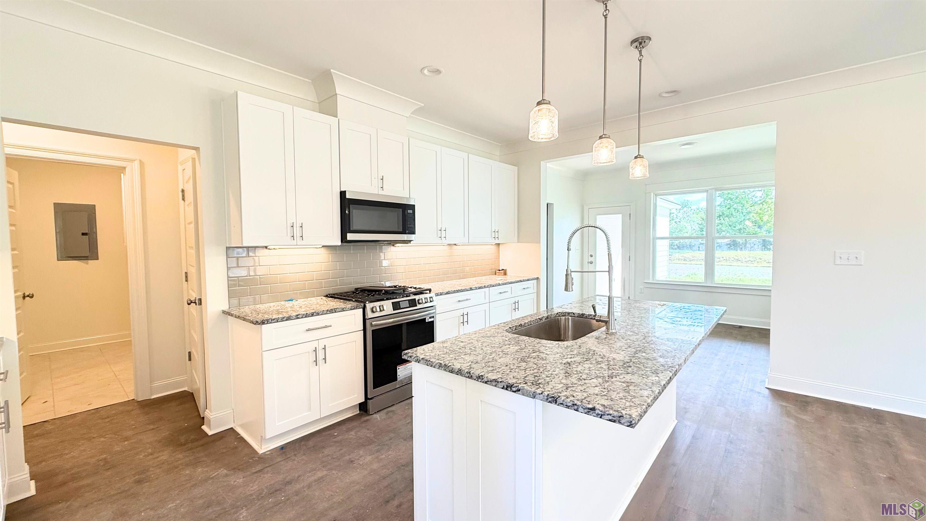 Homes for sale in Denham Springs, LA | 10486 High Point Dr, Denham Springs, LA 70706 | MLS# BR2025014175