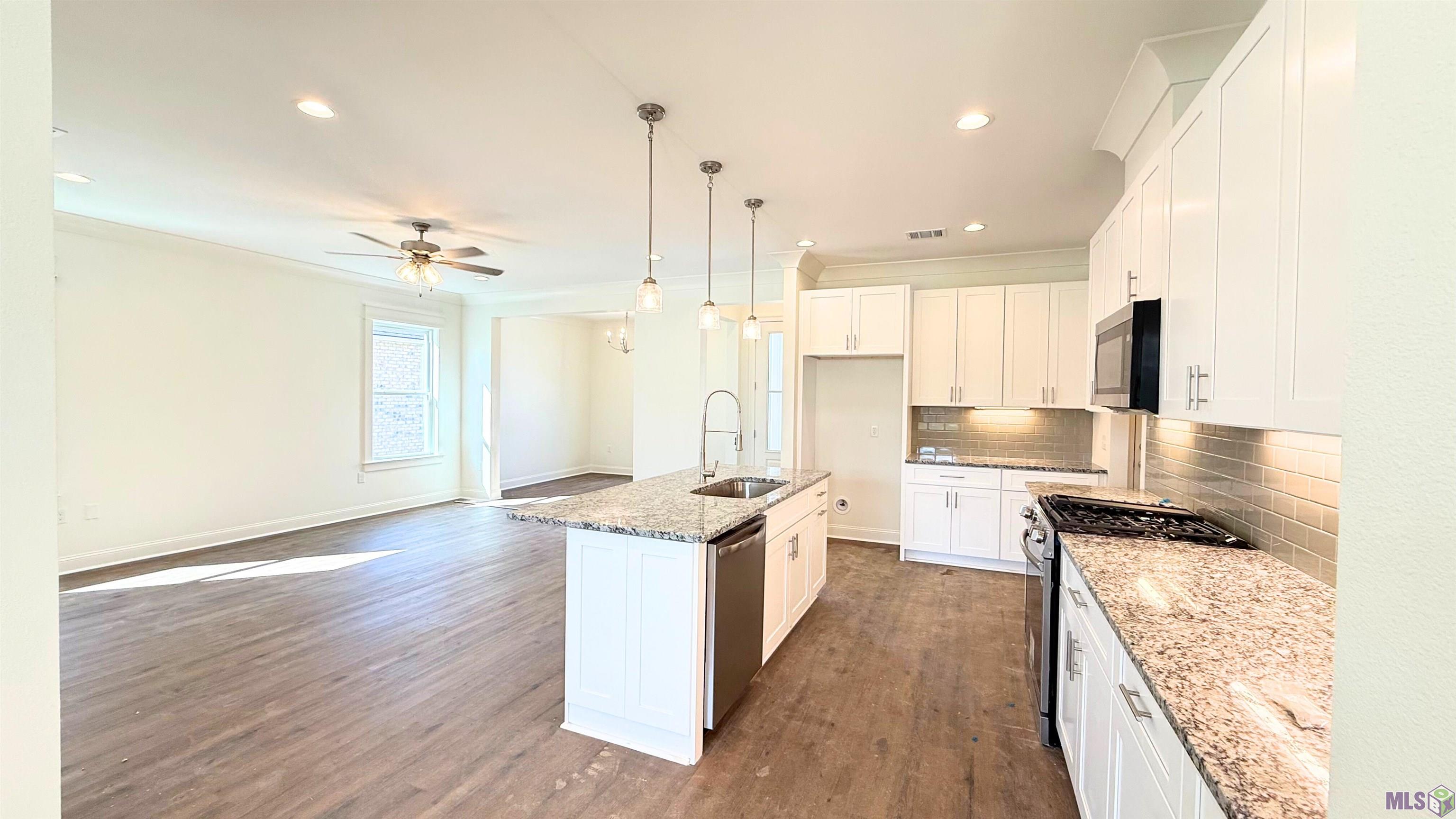 Homes for sale in Denham Springs, LA | 10486 High Point Dr, Denham Springs, LA 70706 | MLS# BR2025014175