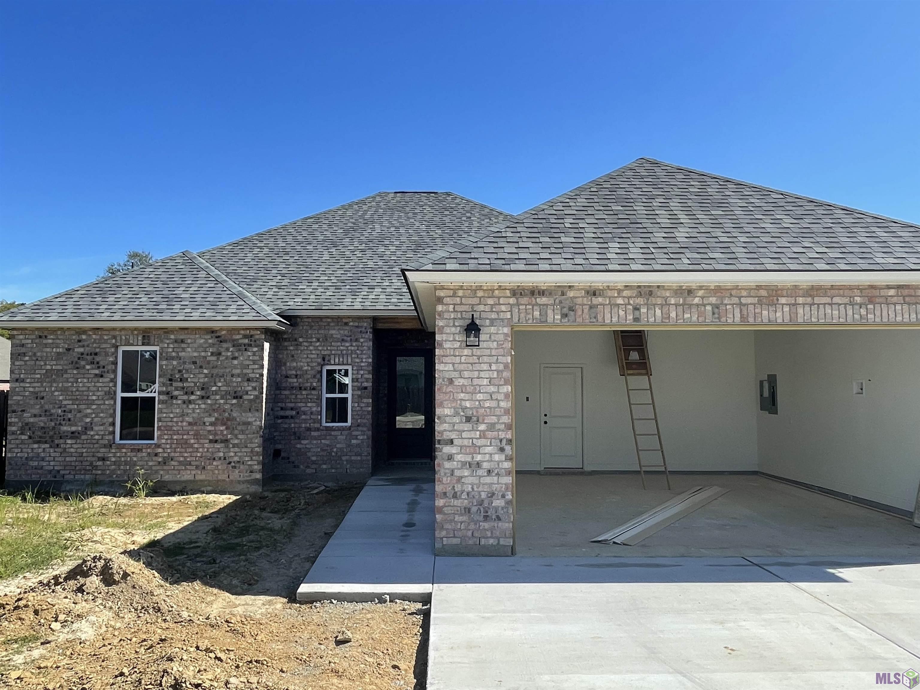 Homes for sale in Denham Springs, LA | 33978 Highlandia Dr, Denham Springs, LA 70706 | MLS# BR2025014174