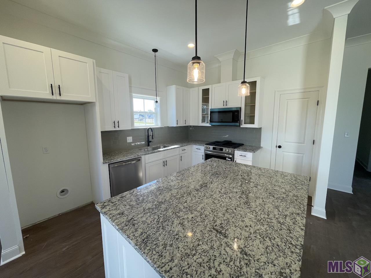 Homes for sale in Denham Springs, LA | 33978 Highlandia Dr, Denham Springs, LA 70706 | MLS# BR2025014174