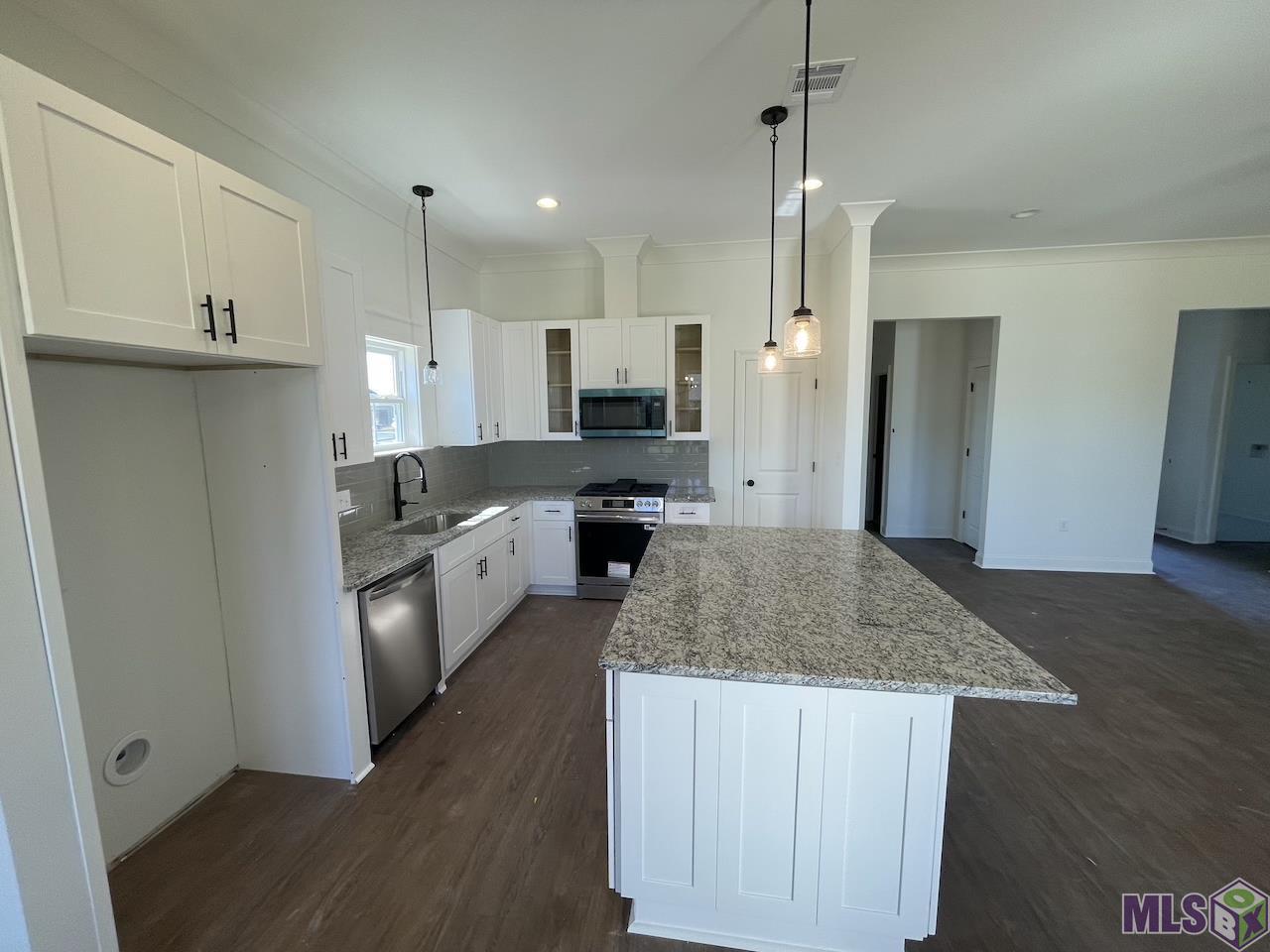 Homes for sale in Denham Springs, LA | 33978 Highlandia Dr, Denham Springs, LA 70706 | MLS# BR2025014174