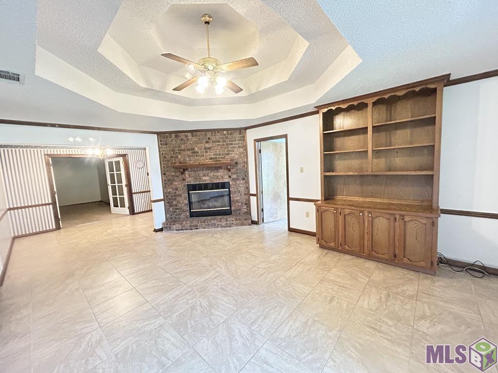 Homes for sale in Zachary, LA | 5228 Rollins Rd, Zachary, LA 70791 | MLS# BR2025014428