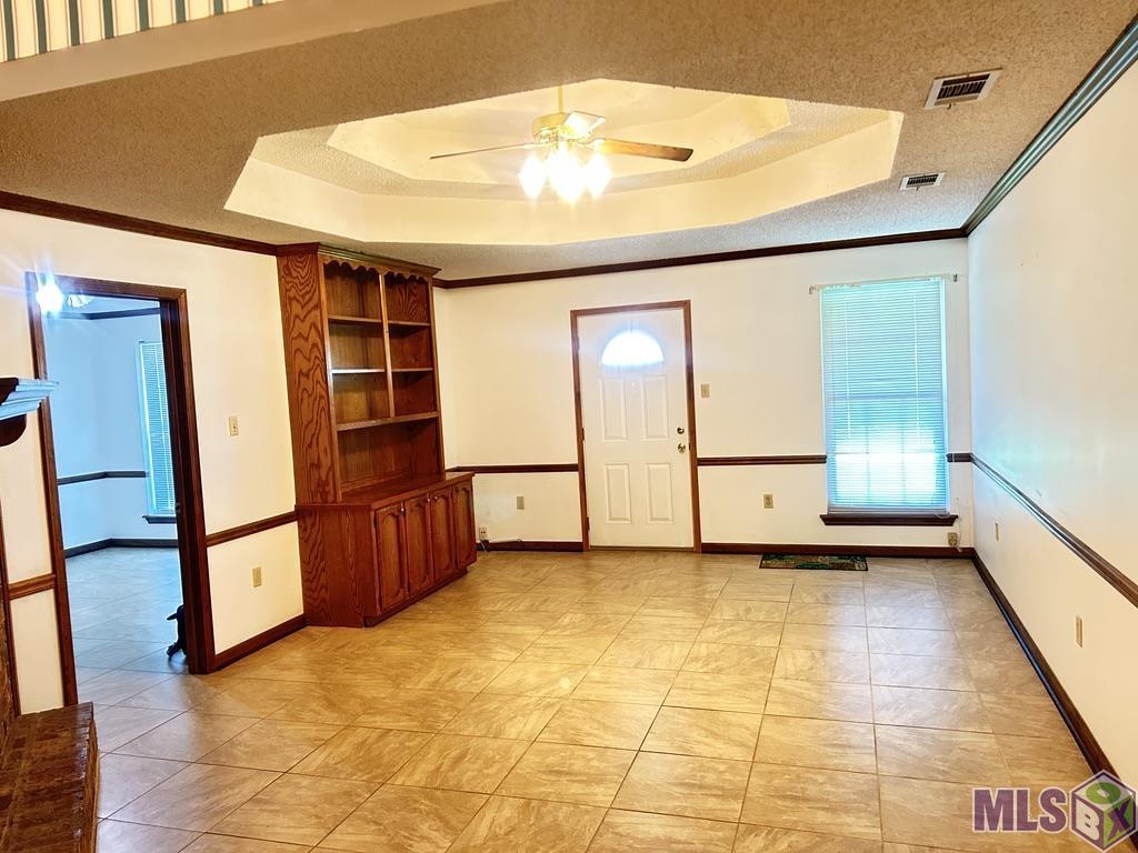 Homes for sale in Zachary, LA | 5228 Rollins Rd, Zachary, LA 70791 | MLS# BR2025014428