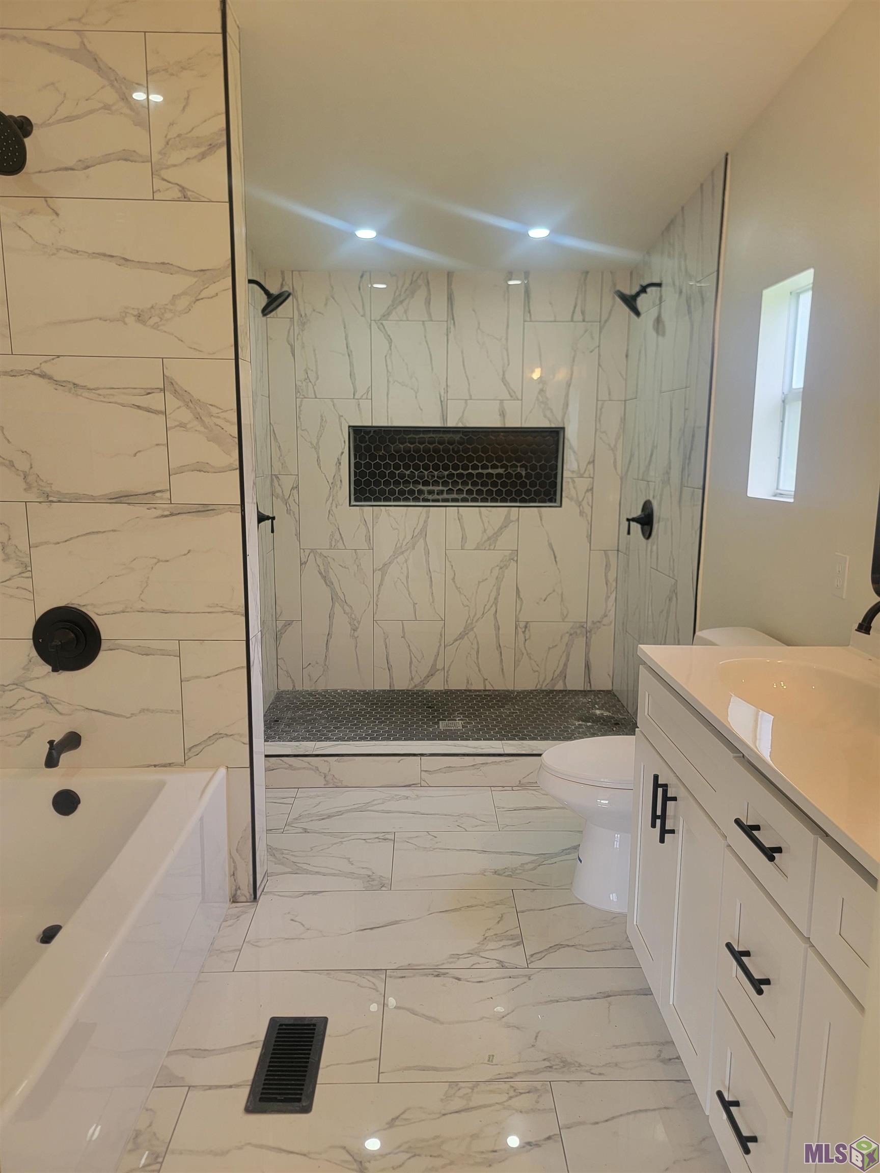 Homes for sale in Port Allen, LA | 5632 Horner Rd, Port Allen, LA 70767 | MLS# BR2025014513