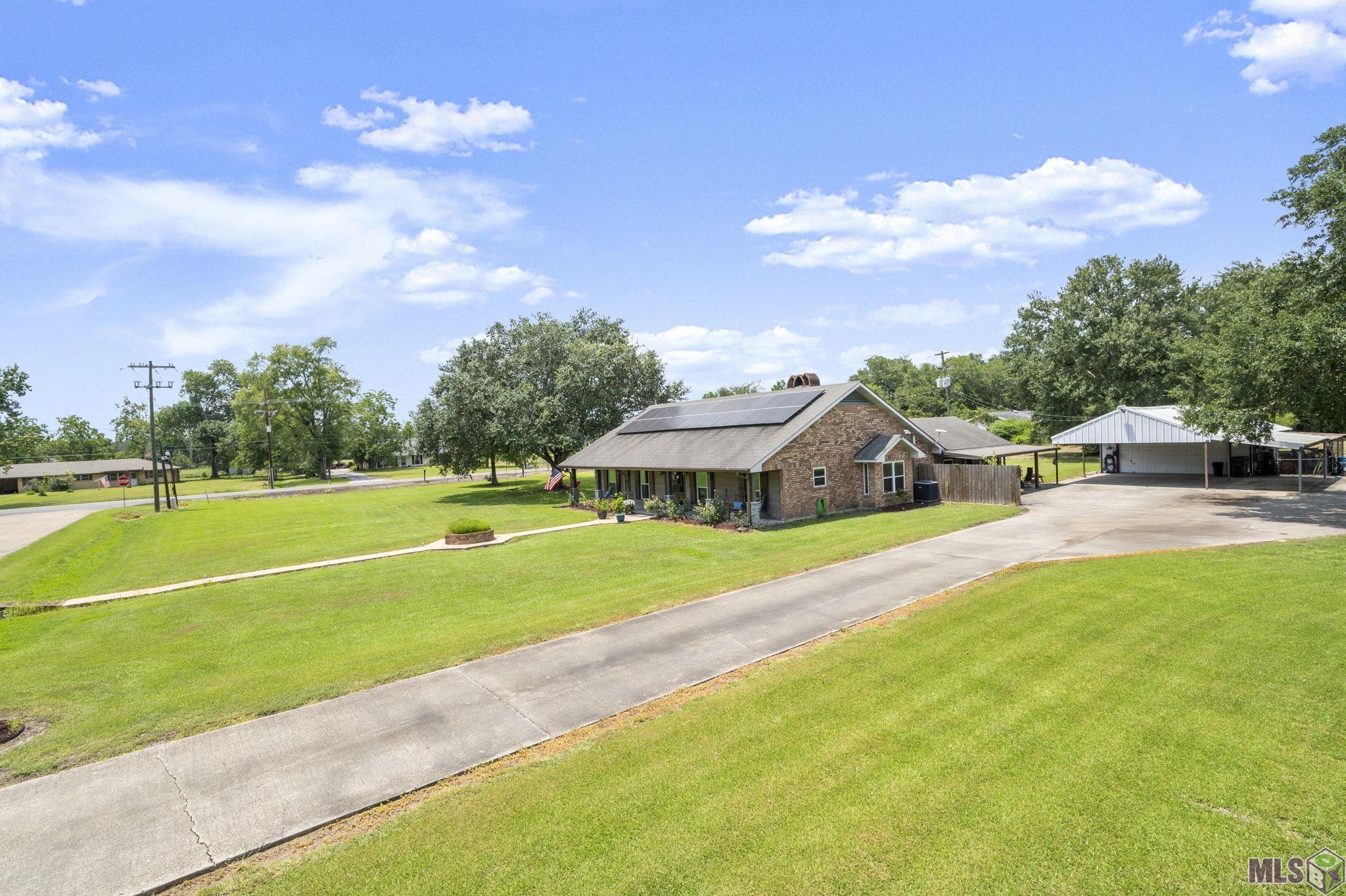 Homes for sale in Prairieville, LA | 40030 Bud Broussard Rd, Prairieville, LA 70769 | MLS# BR2025014587