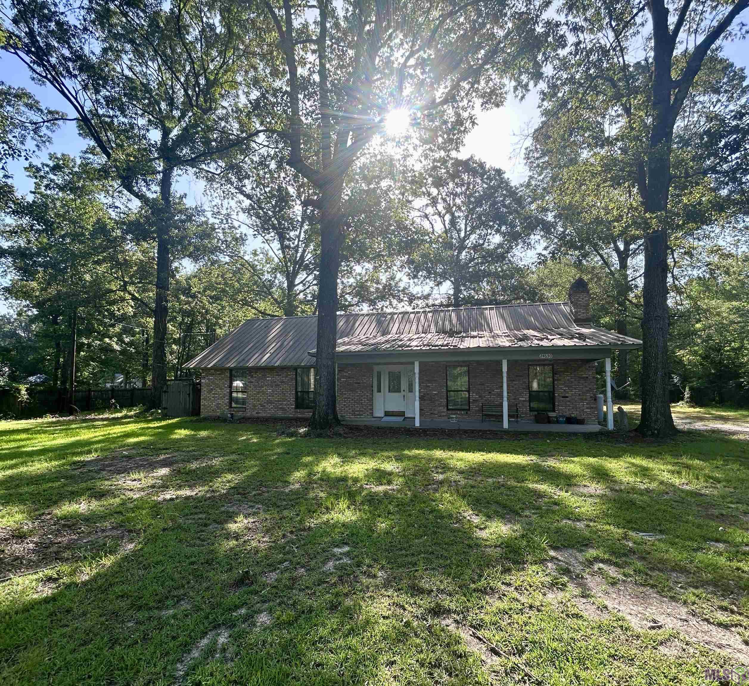 Homes for sale in Denham Springs, LA | 24630 Kenneth Dr, Denham Springs, LA 70726 | MLS# BR2025014871