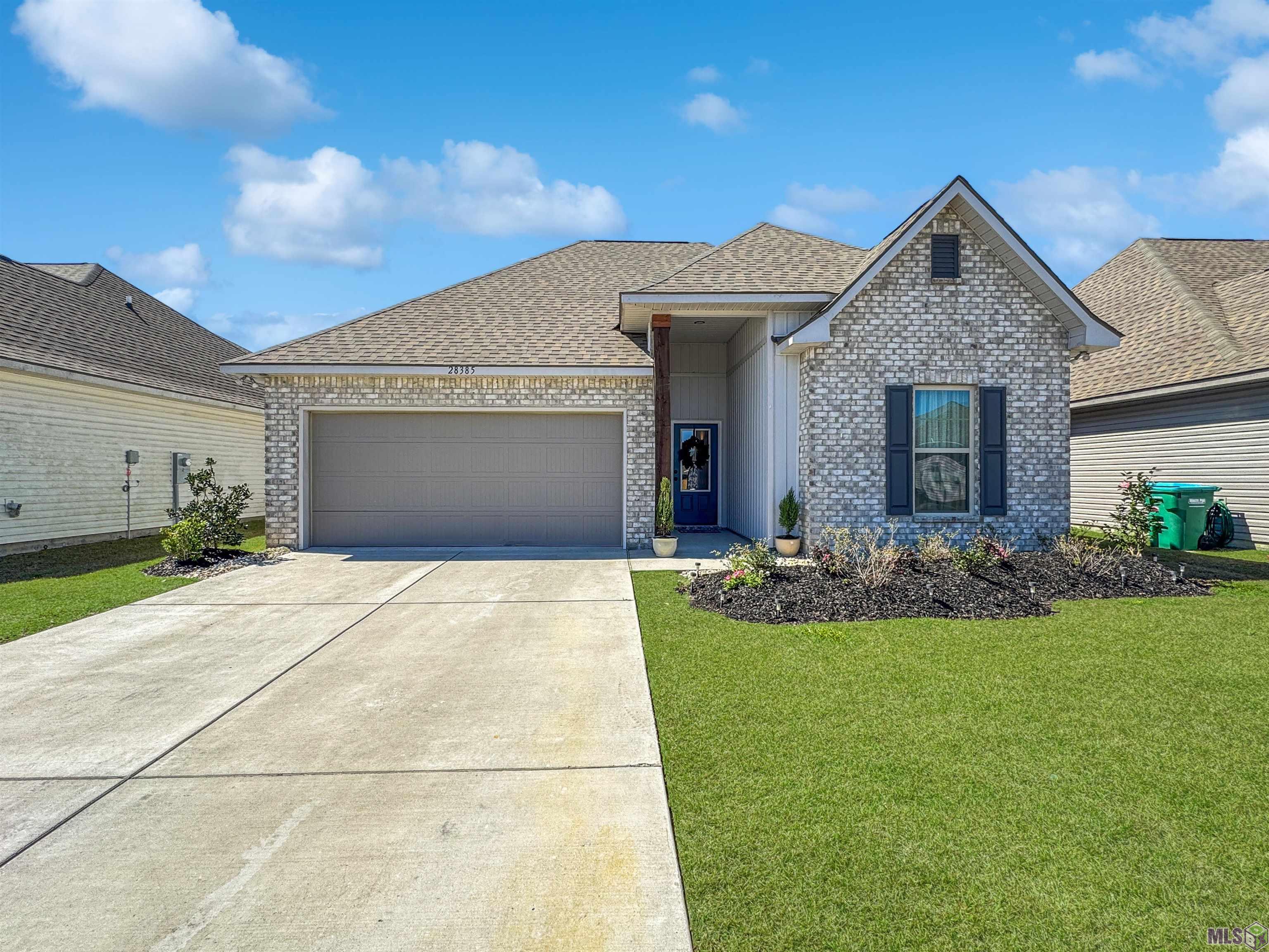 Homes for sale in Denham Springs, LA | 28385 Middlebrook Way, Denham Springs, LA 70726 | MLS# BR2025015229