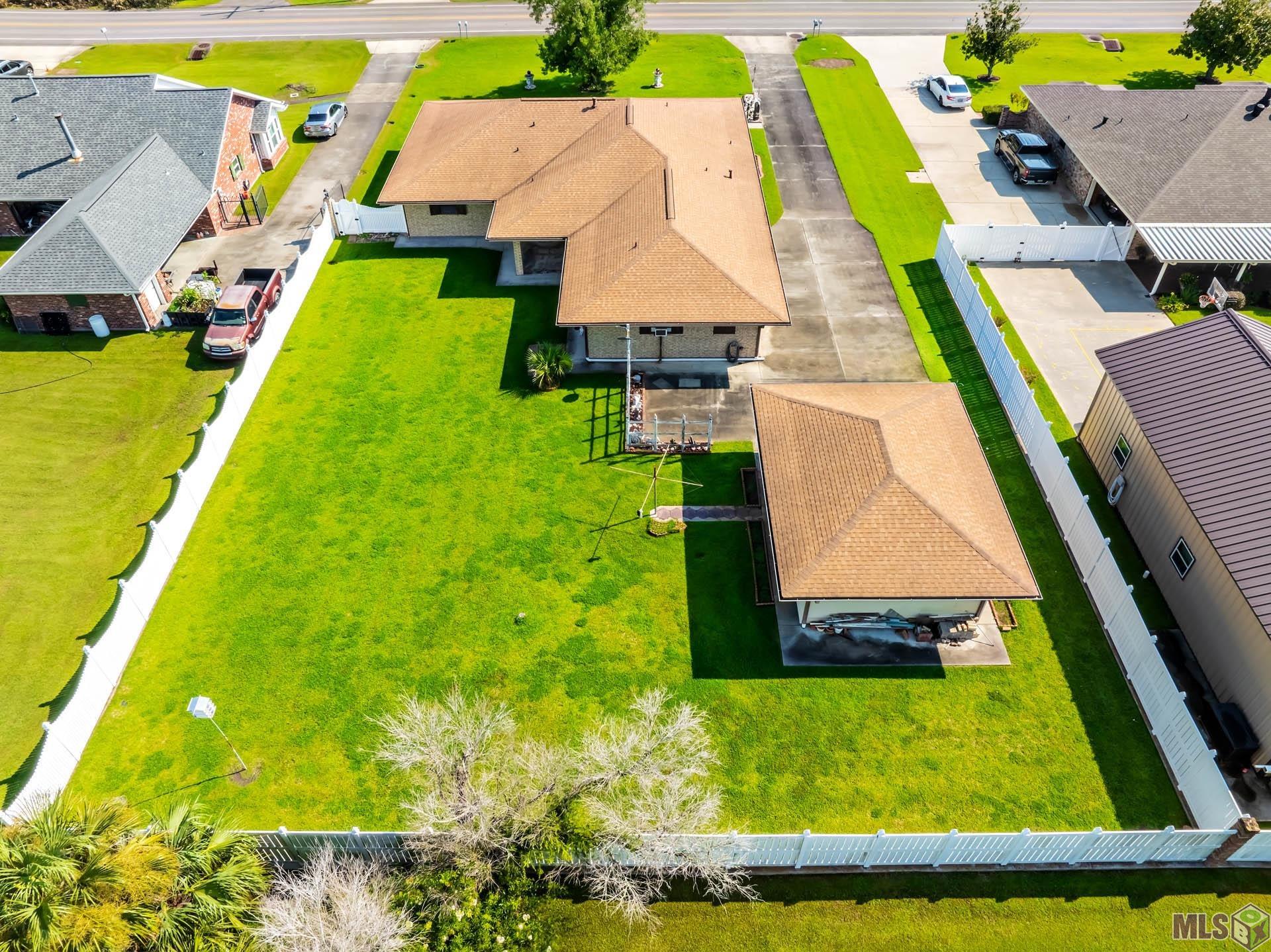 Homes for sale in Bourg, LA | 4018 Country Dr, Bourg, LA 70343 | MLS# BY2025015453