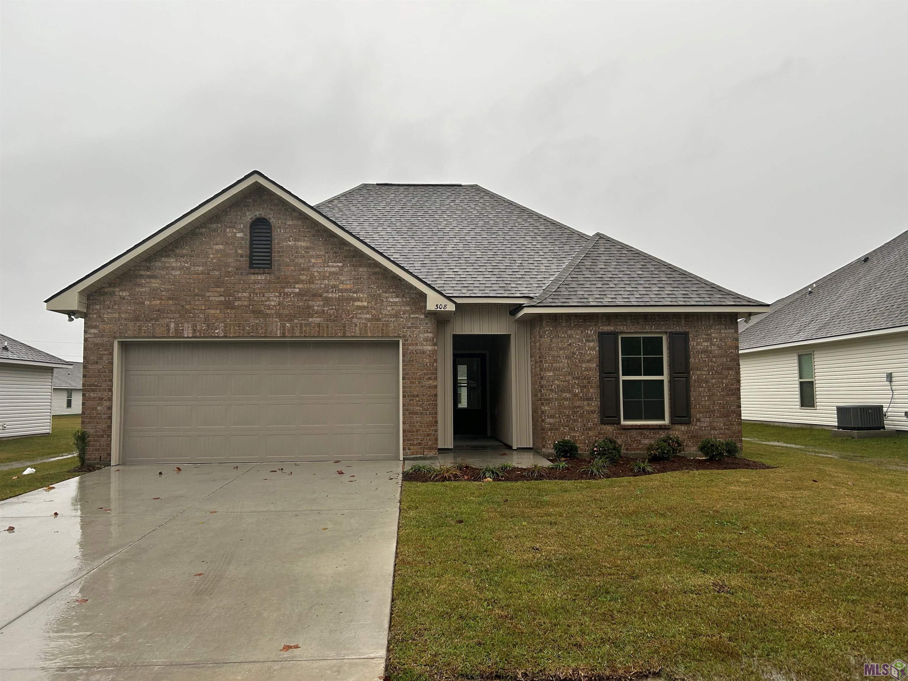 Homes for sale in Thibodaux, LA | 308 Tregre Lane, Thibodaux, LA 70301 | MLS# BY2025015463