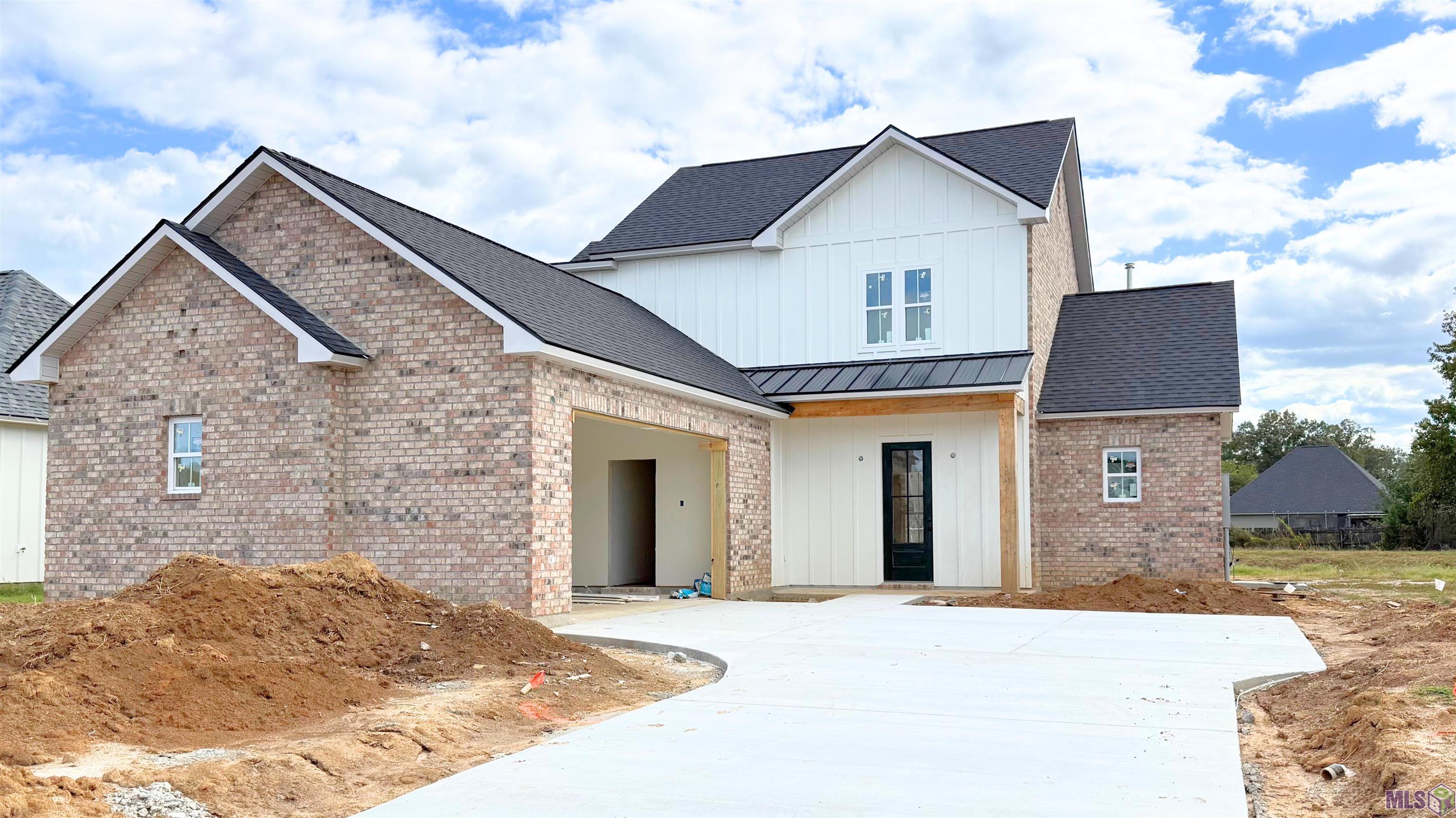 Homes for sale in Denham Springs, LA | 10480 High Point Dr, Denham Springs, LA 70706 | MLS# BR2025015723