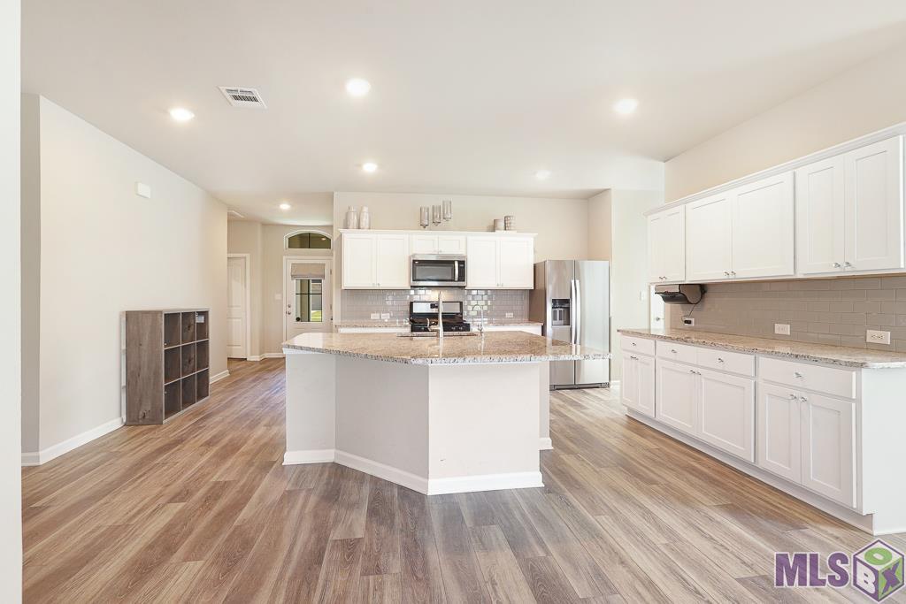 Homes for sale in Walker, LA | 13800 Wincrest Dr, Walker, LA 70785 | MLS# BR2025015770