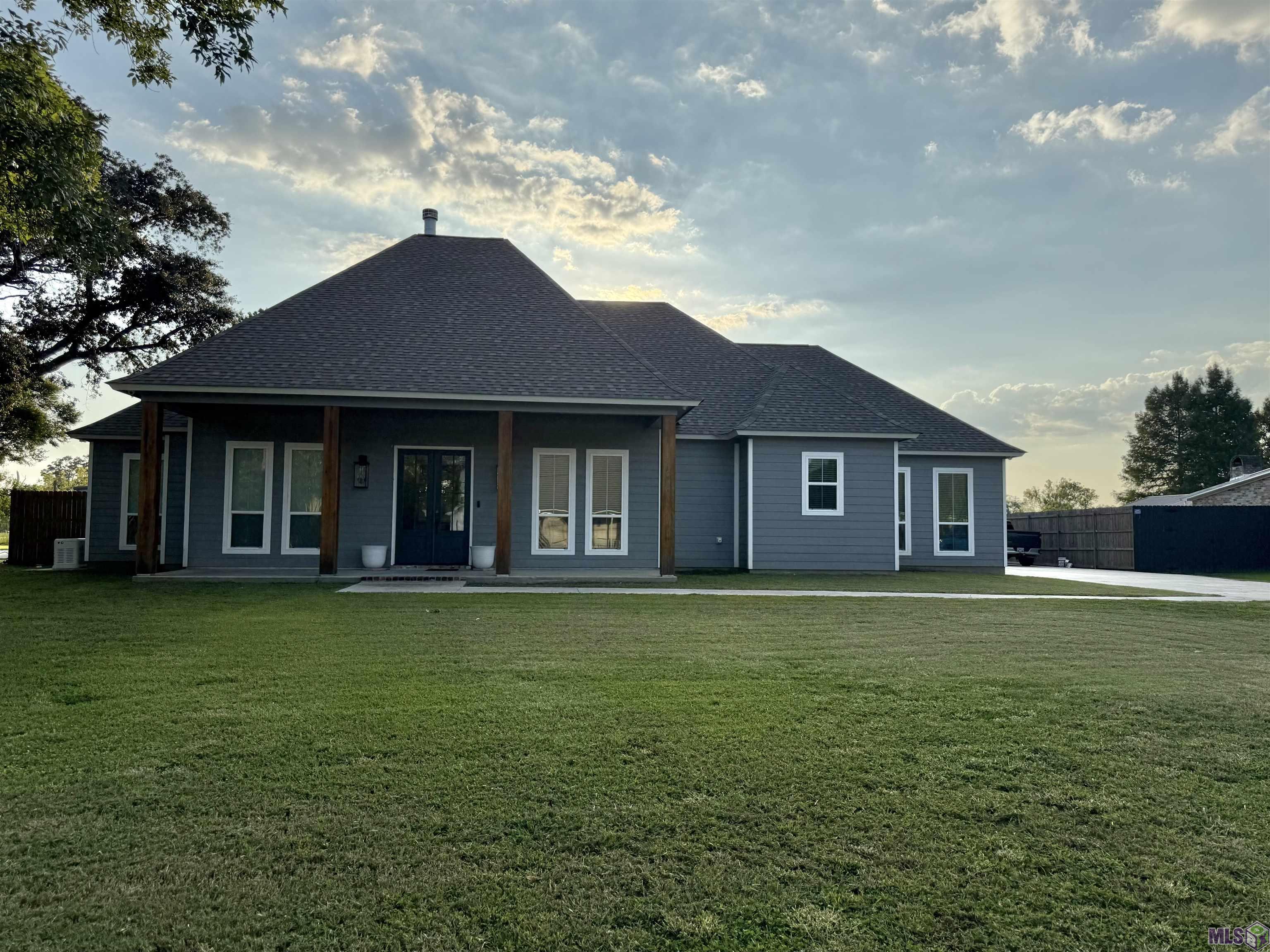 Homes for sale in Plaquemine, LA | 20260 Sallie Dr, Plaquemine, LA 70764 | MLS# BR2025015820