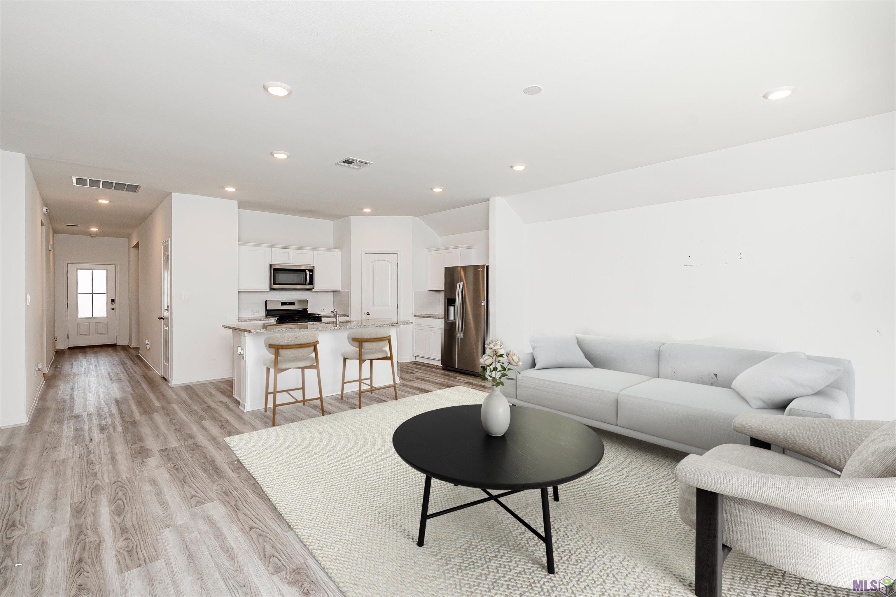 Homes for sale in Zachary, LA | 15820 Loussier Dr, Zachary, LA 70791 | MLS# BR2025015882