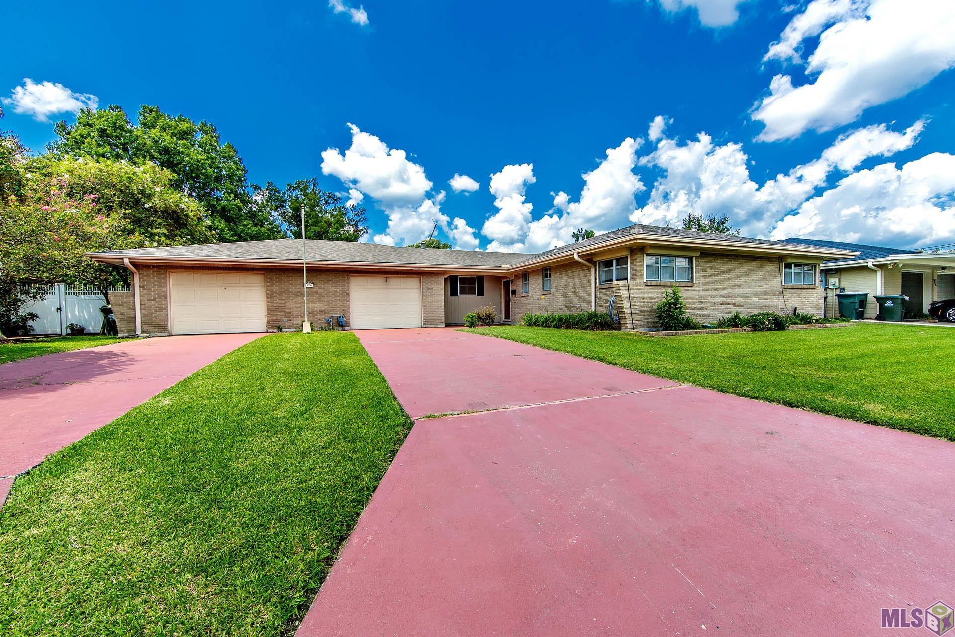 Homes for sale in Houma, LA | 126 Burkwall Dr, Houma, LA 70360 | MLS# BY2025016018