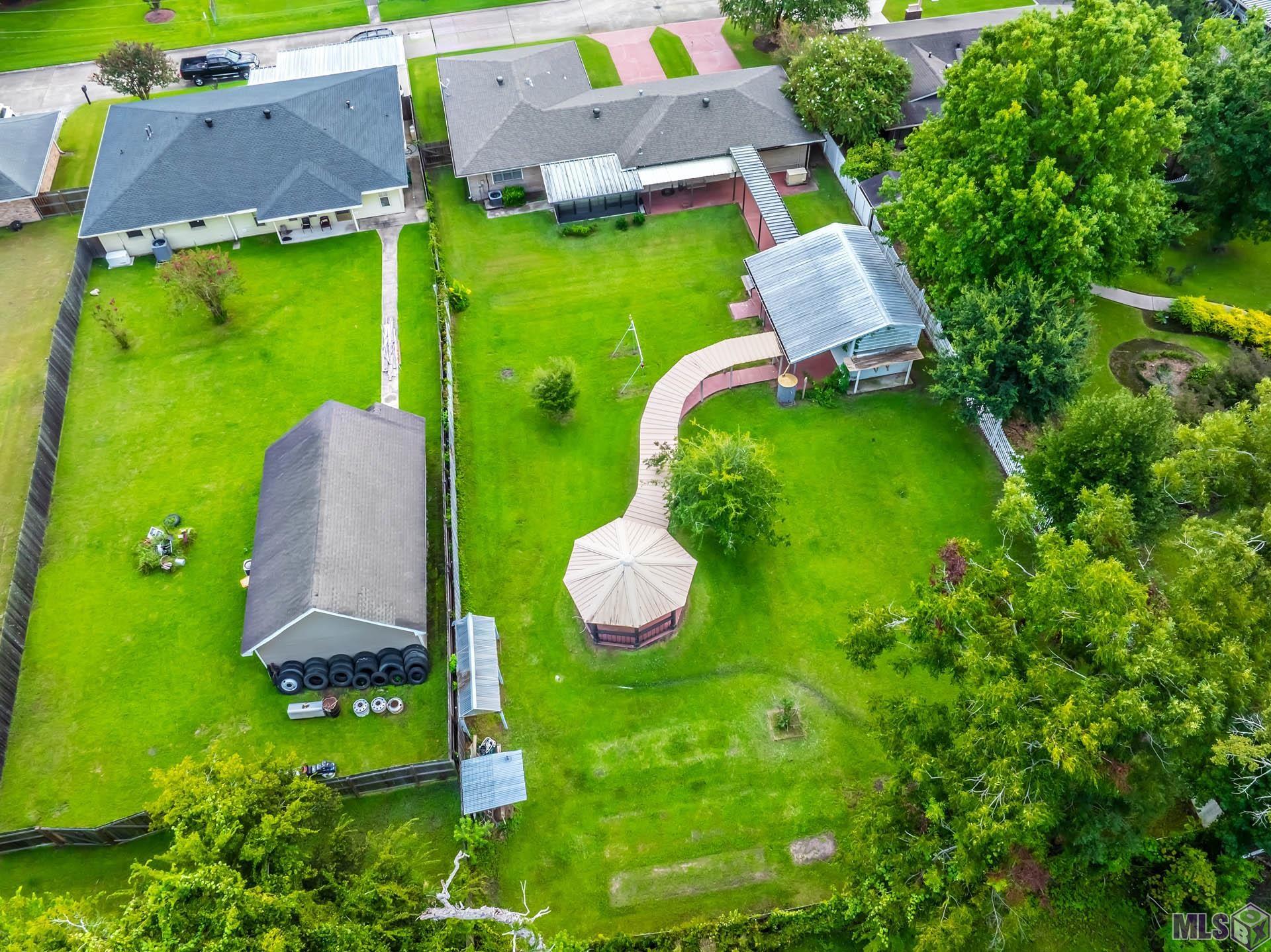 Homes for sale in Houma, LA | 126 Burkwall Dr, Houma, LA 70360 | MLS# BY2025016018