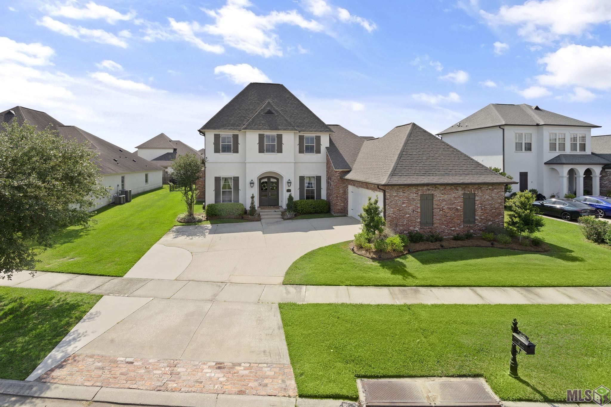 Homes for sale in Zachary, LA | 3730 Club View Ct, Zachary, LA 70791 | MLS# BR2025016040