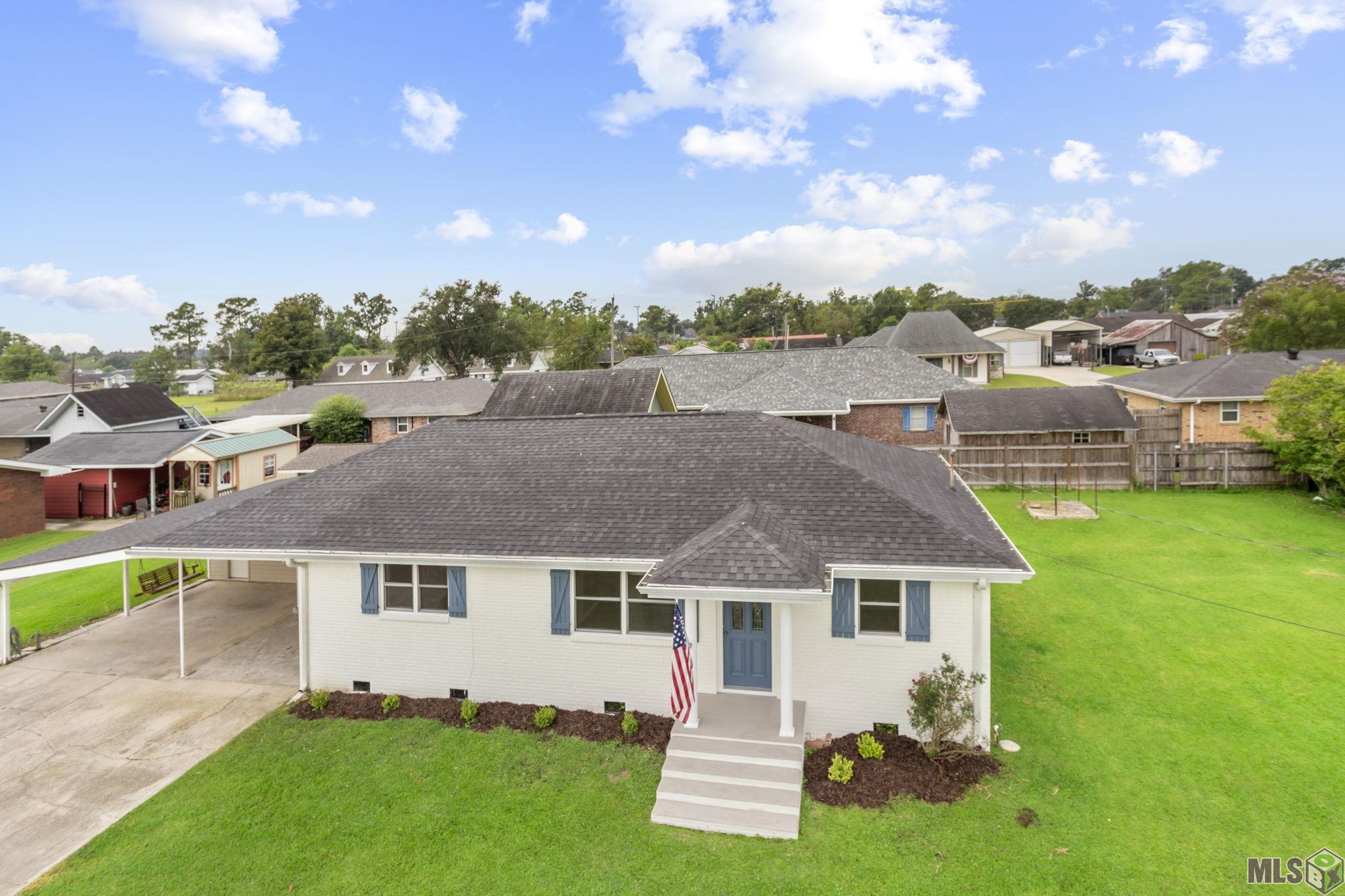 Homes for sale in Vacherie, LA | 13204 S Peach St, Vacherie, LA 70090 | MLS# BY2025016199