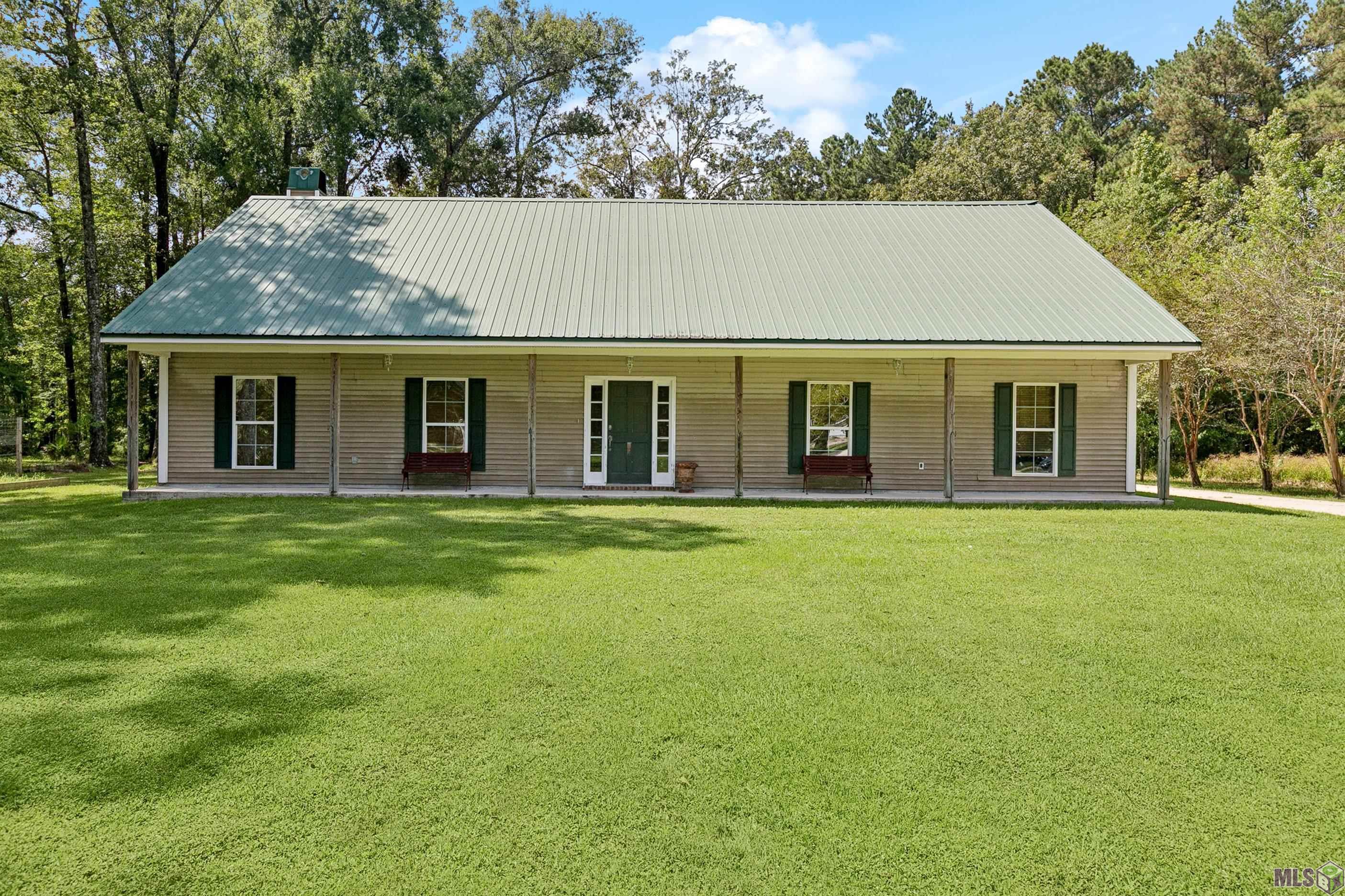 Homes for sale in Pride, LA | 15115 Peairs Rd, Pride, LA 70770 | MLS# BR2025016588