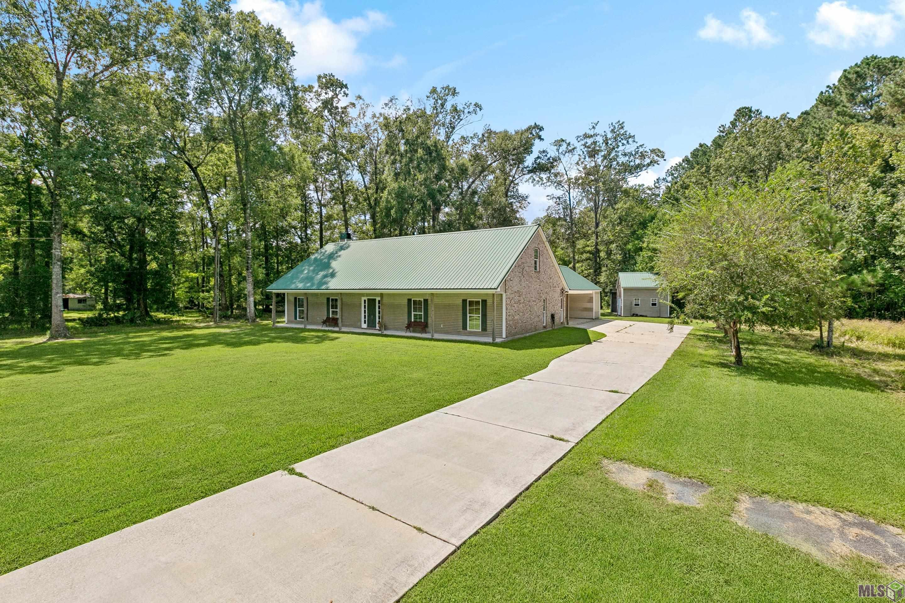 Homes for sale in Pride, LA | 15115 Peairs Rd, Pride, LA 70770 | MLS# BR2025016588