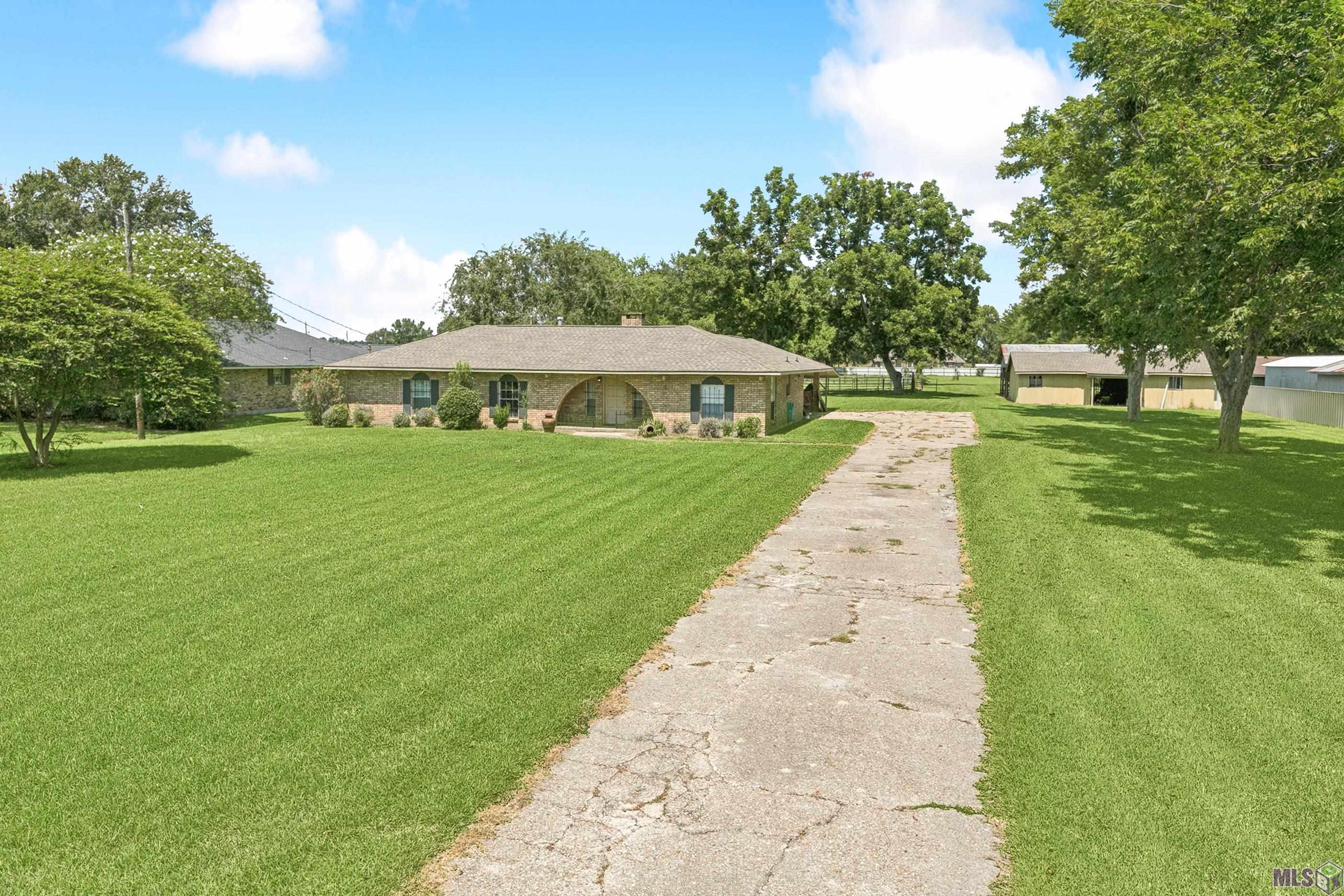 Homes for sale in Port Allen, LA | 2924 Nicholas St, Port Allen, LA 70767 | MLS# BR2025016590