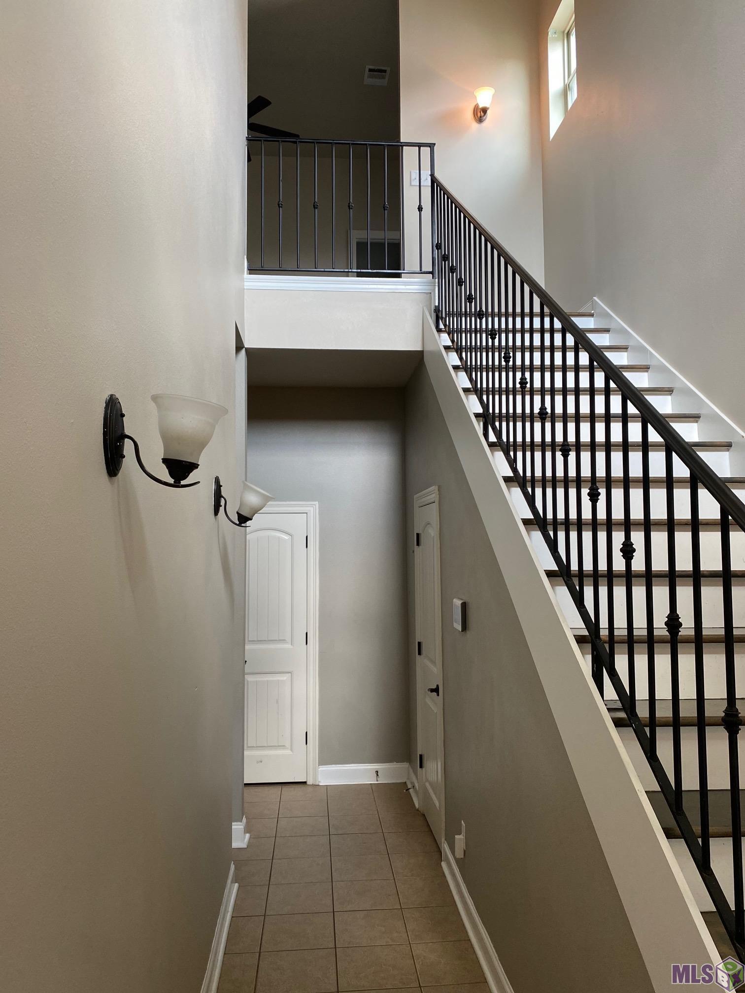 Homes for sale in Baton Rouge, LA | 13645 Stone Gate Dr, Baton Rouge, LA 70816 | MLS# BR2025016650