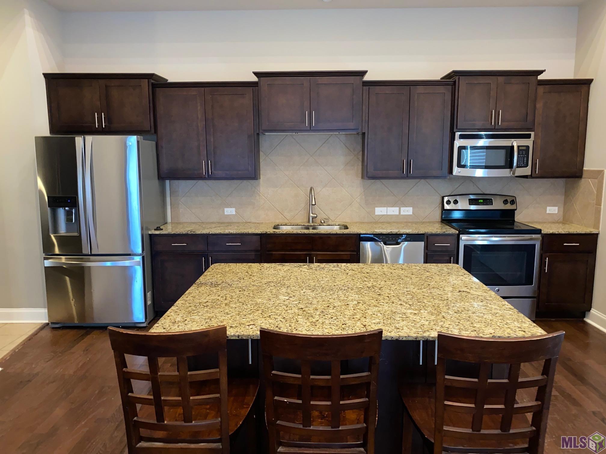 Homes for sale in Baton Rouge, LA | 13645 Stone Gate Dr, Baton Rouge, LA 70816 | MLS# BR2025016650