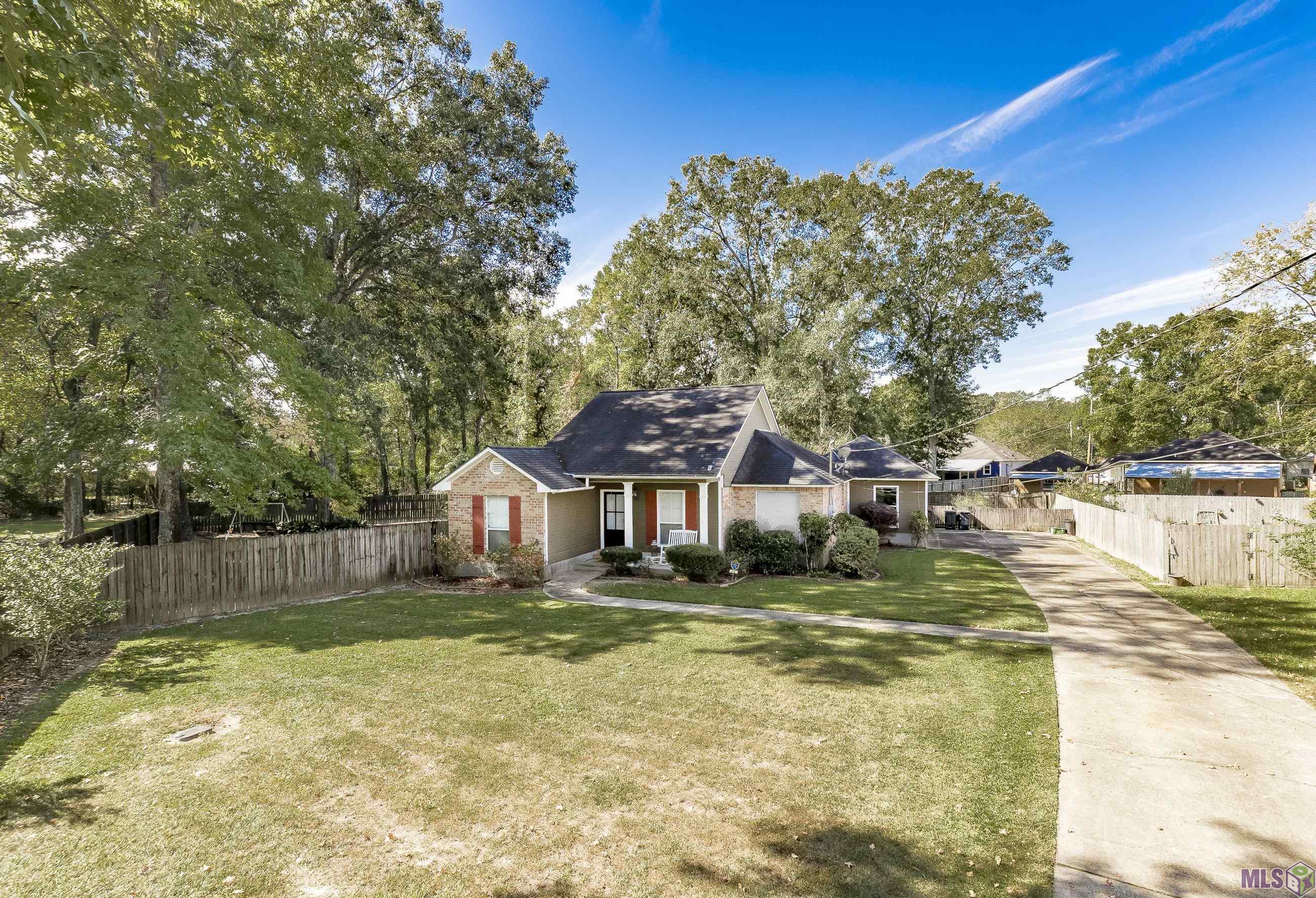 Homes for sale in Zachary, LA | 3215 White Oak St, Zachary, LA 70791 | MLS# BR2025016739