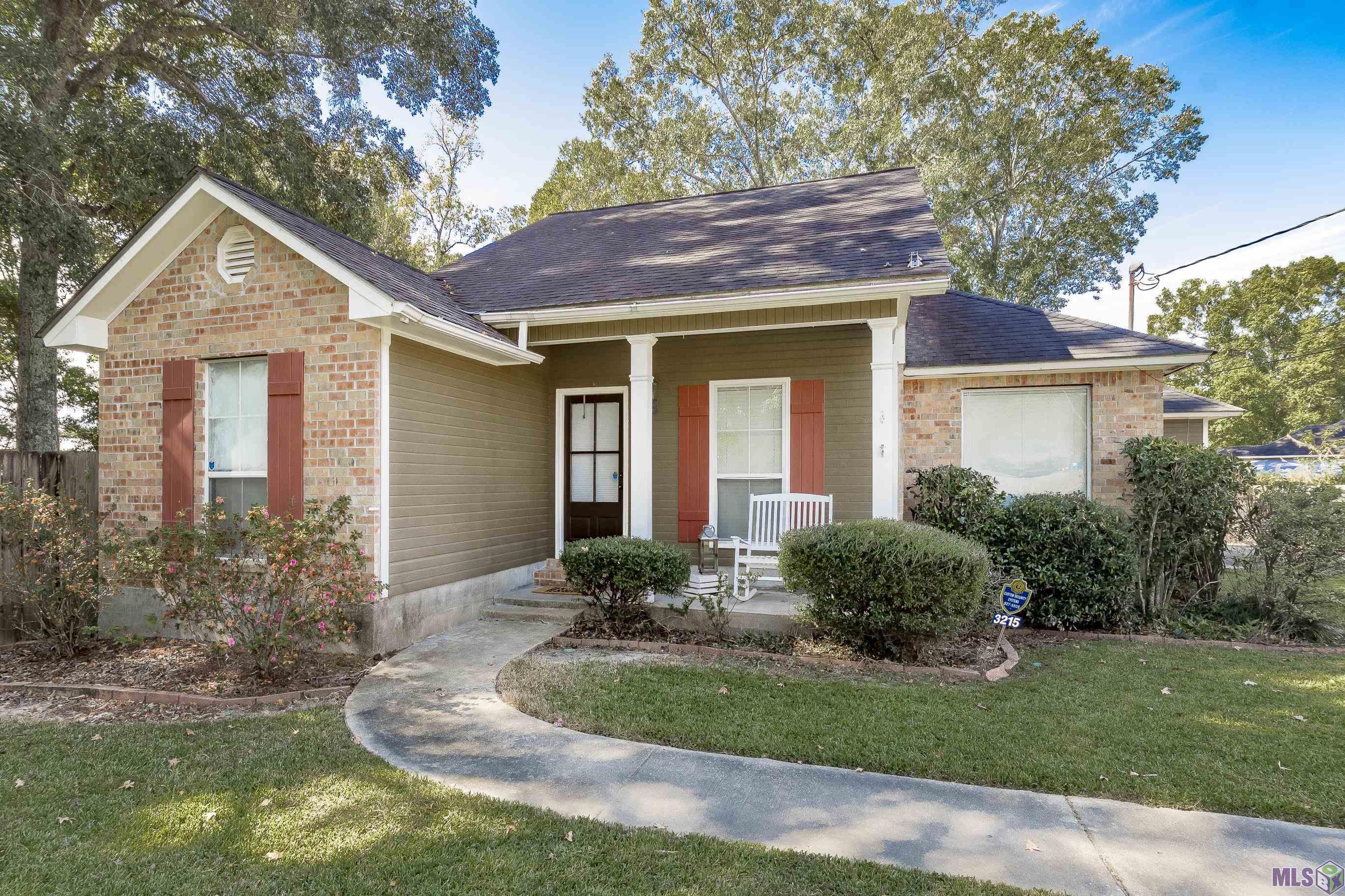 Homes for sale in Zachary, LA | 3215 White Oak St, Zachary, LA 70791 | MLS# BR2025016739