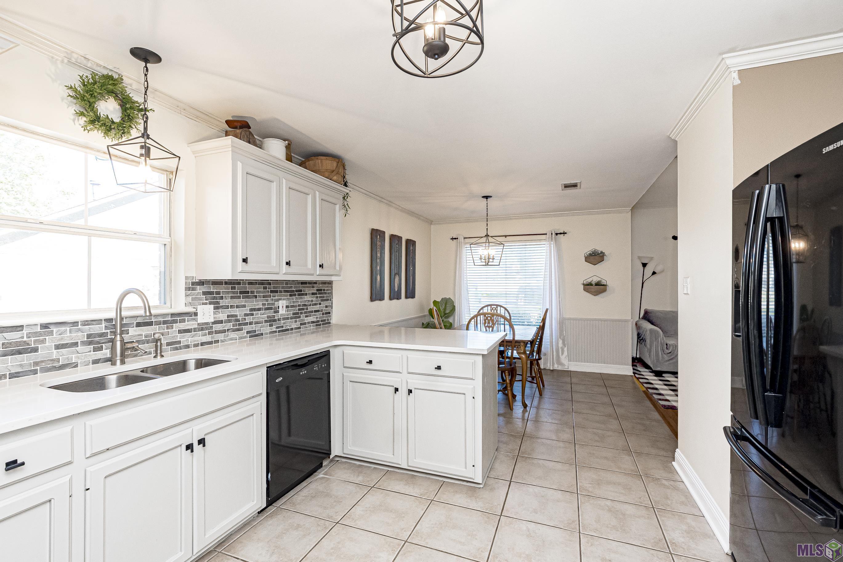 Homes for sale in Zachary, LA | 3215 White Oak St, Zachary, LA 70791 | MLS# BR2025016739