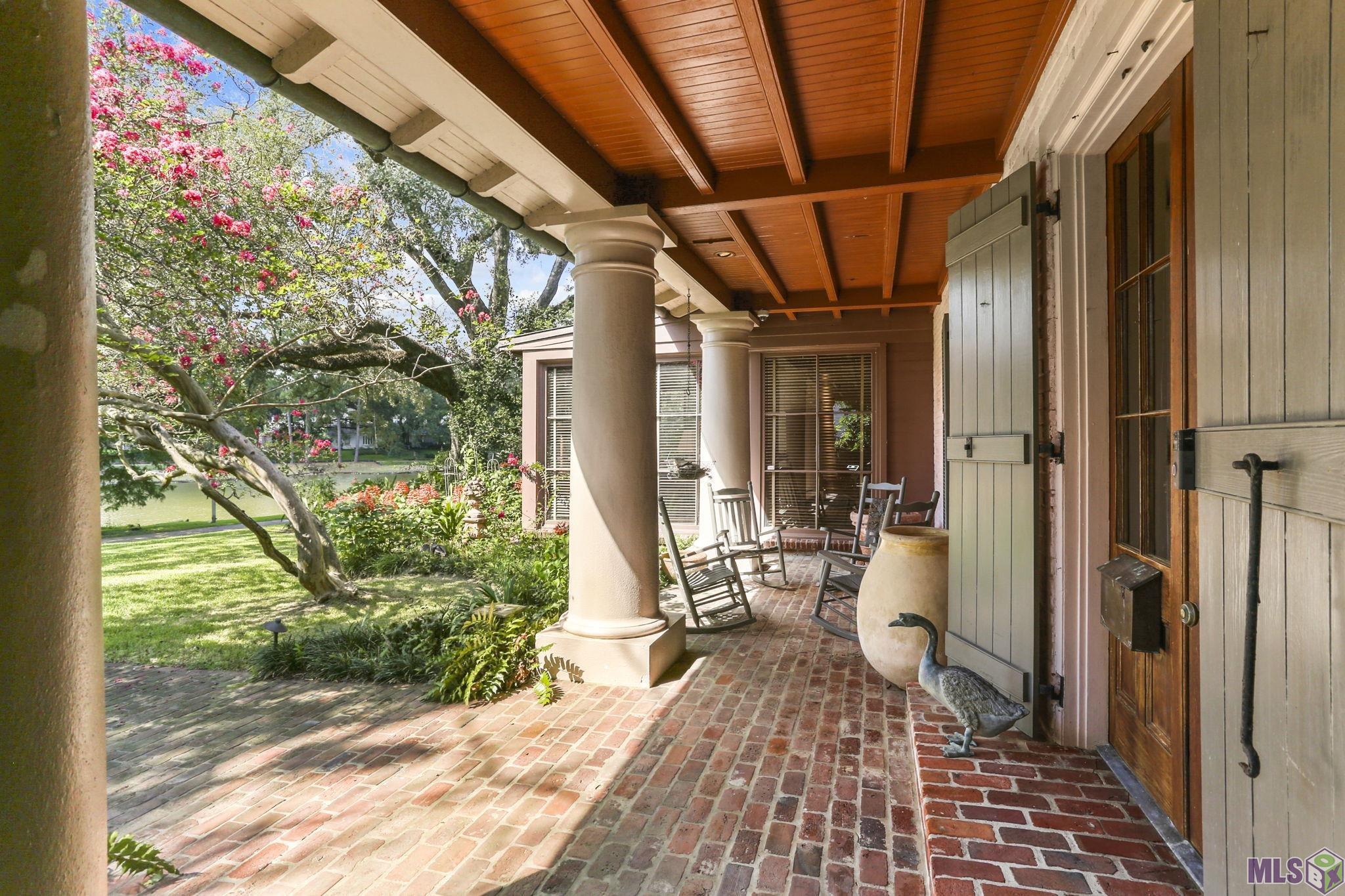 Homes for sale in Baton Rouge, LA | 2603 E Lakeshore Dr, Baton Rouge, LA 70808 | MLS# BR2025016853