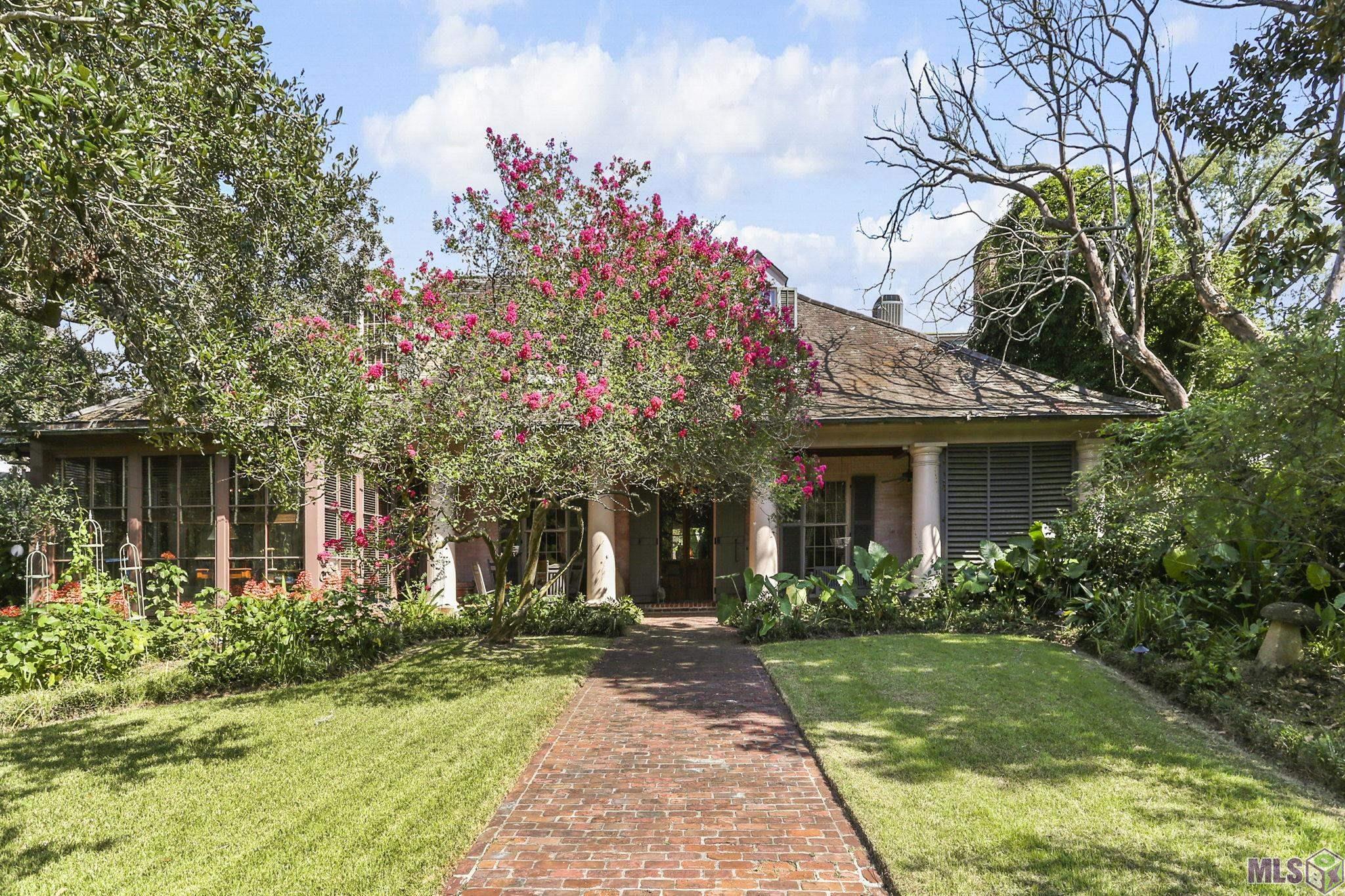 Homes for sale in Baton Rouge, LA | 2603 E Lakeshore Dr, Baton Rouge, LA 70808 | MLS# BR2025016853