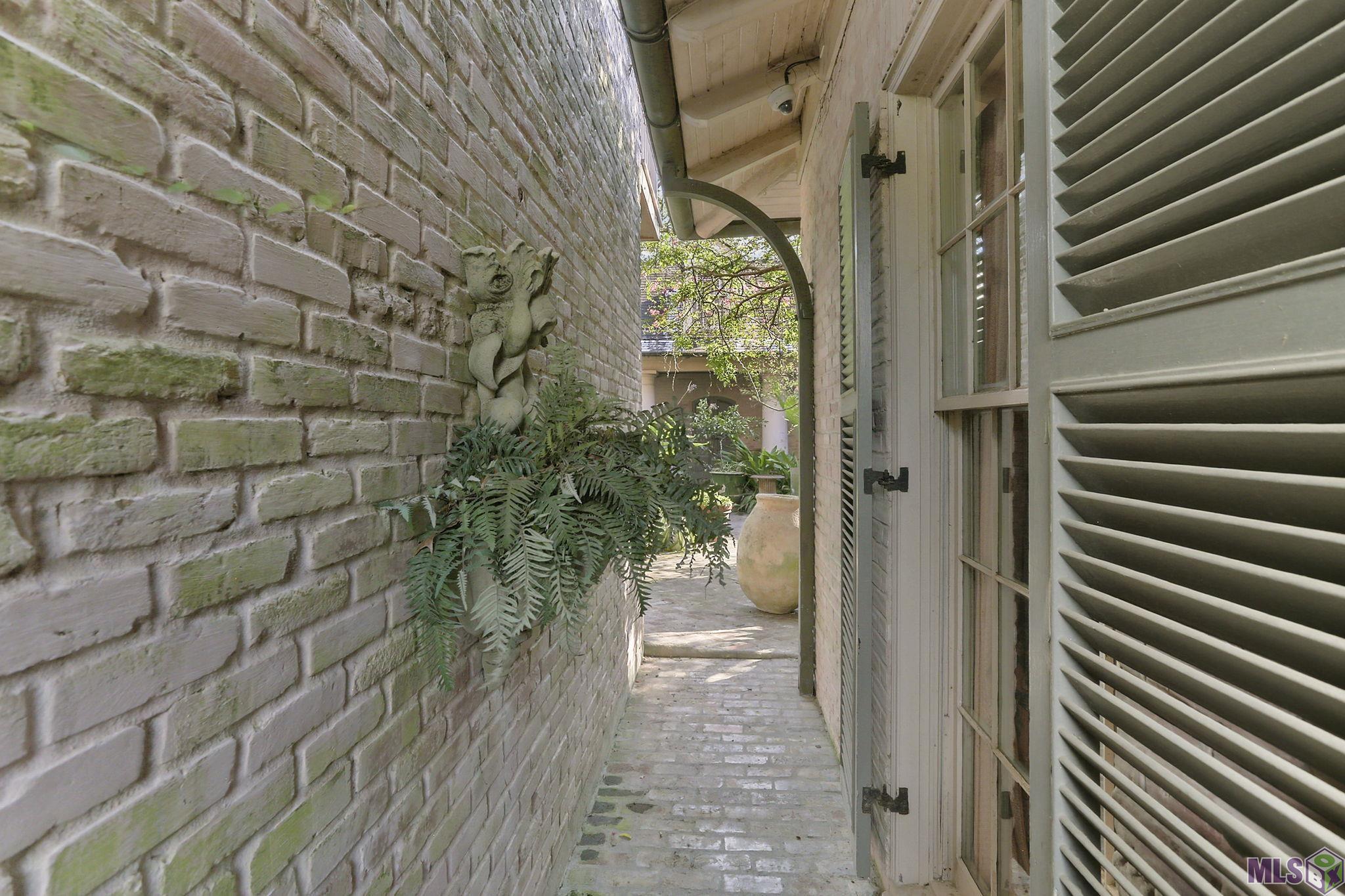 Homes for sale in Baton Rouge, LA | 2603 E Lakeshore Dr, Baton Rouge, LA 70808 | MLS# BR2025016853