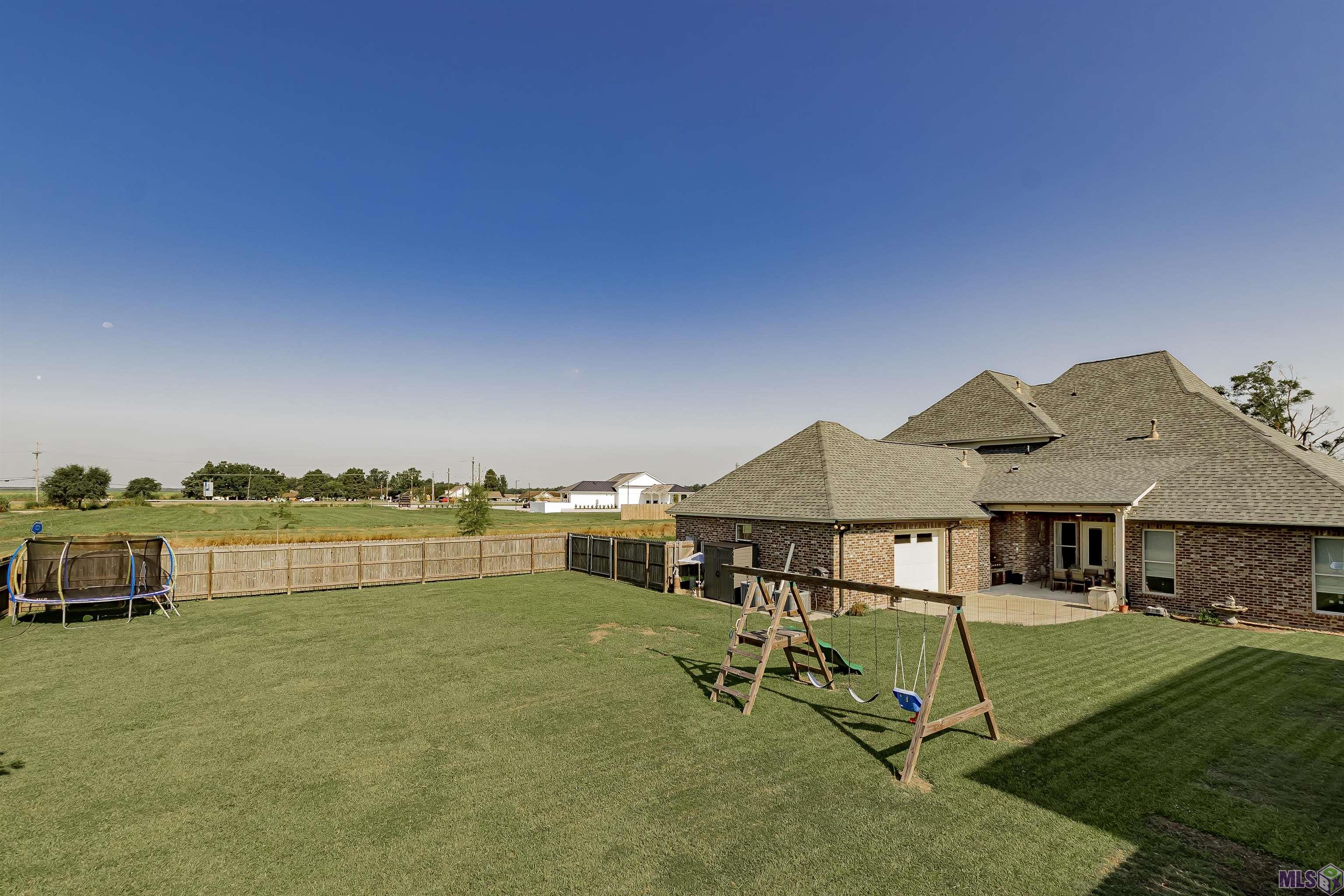 Homes for sale in Port Allen, LA | 2217 Silverstone Ave, Port Allen, LA 70767 | MLS# BR2025017087