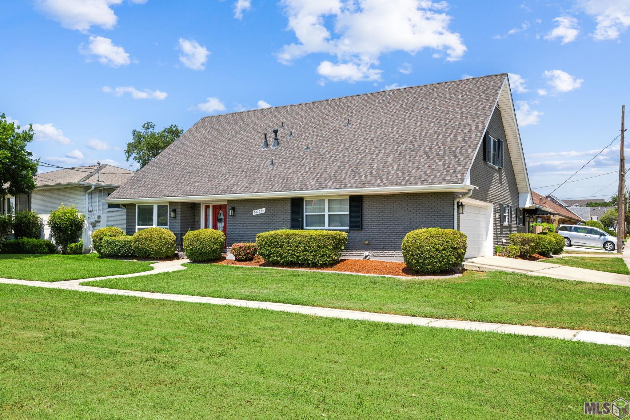 Homes for sale in Metairie, LA | 5001 Avron Dr, Metairie, LA 70006 | MLS# BR2025017265