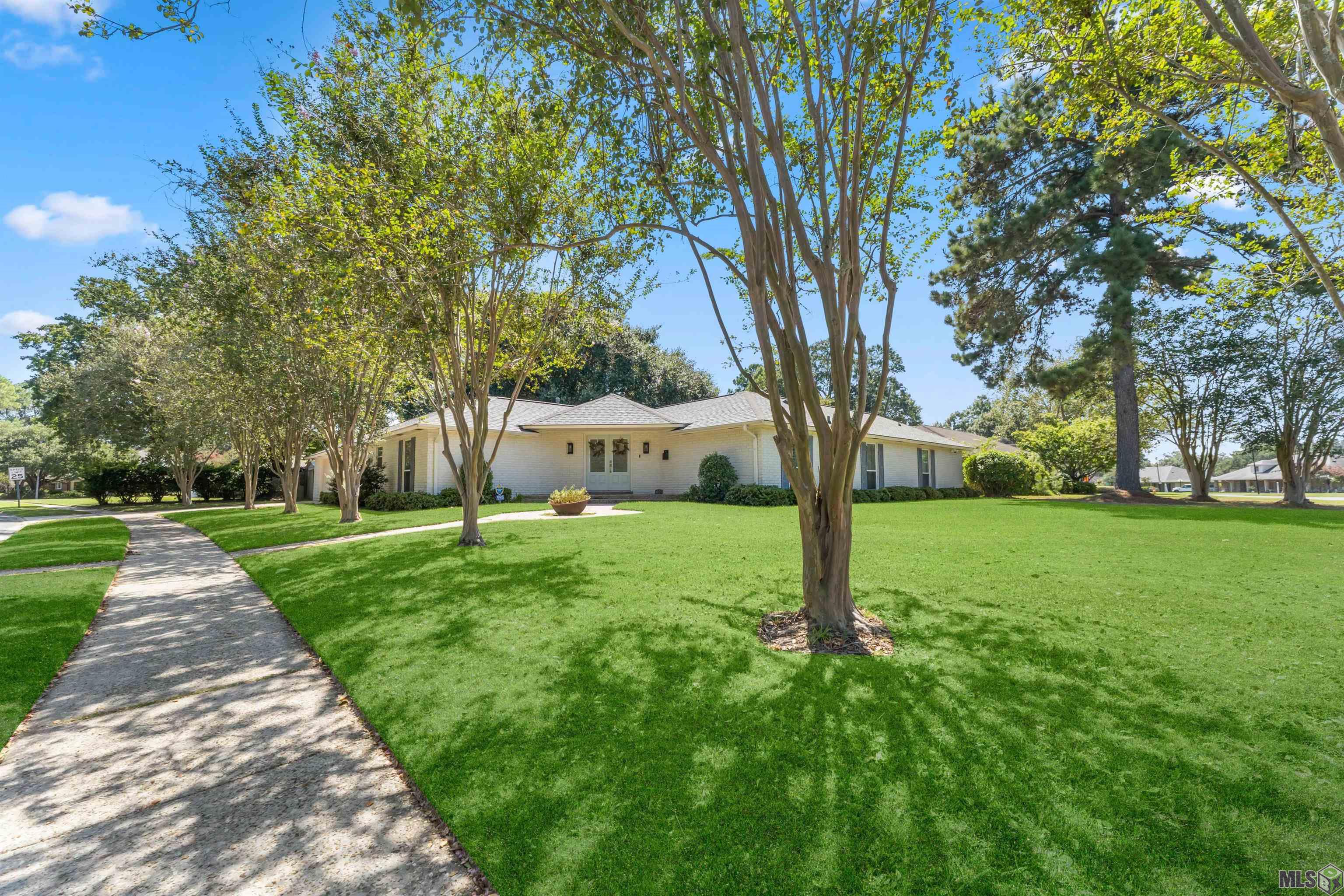 Homes for sale in Baton Rouge, LA | 1025 Tara Blvd, Baton Rouge, LA 70806 | MLS# BR2025017485