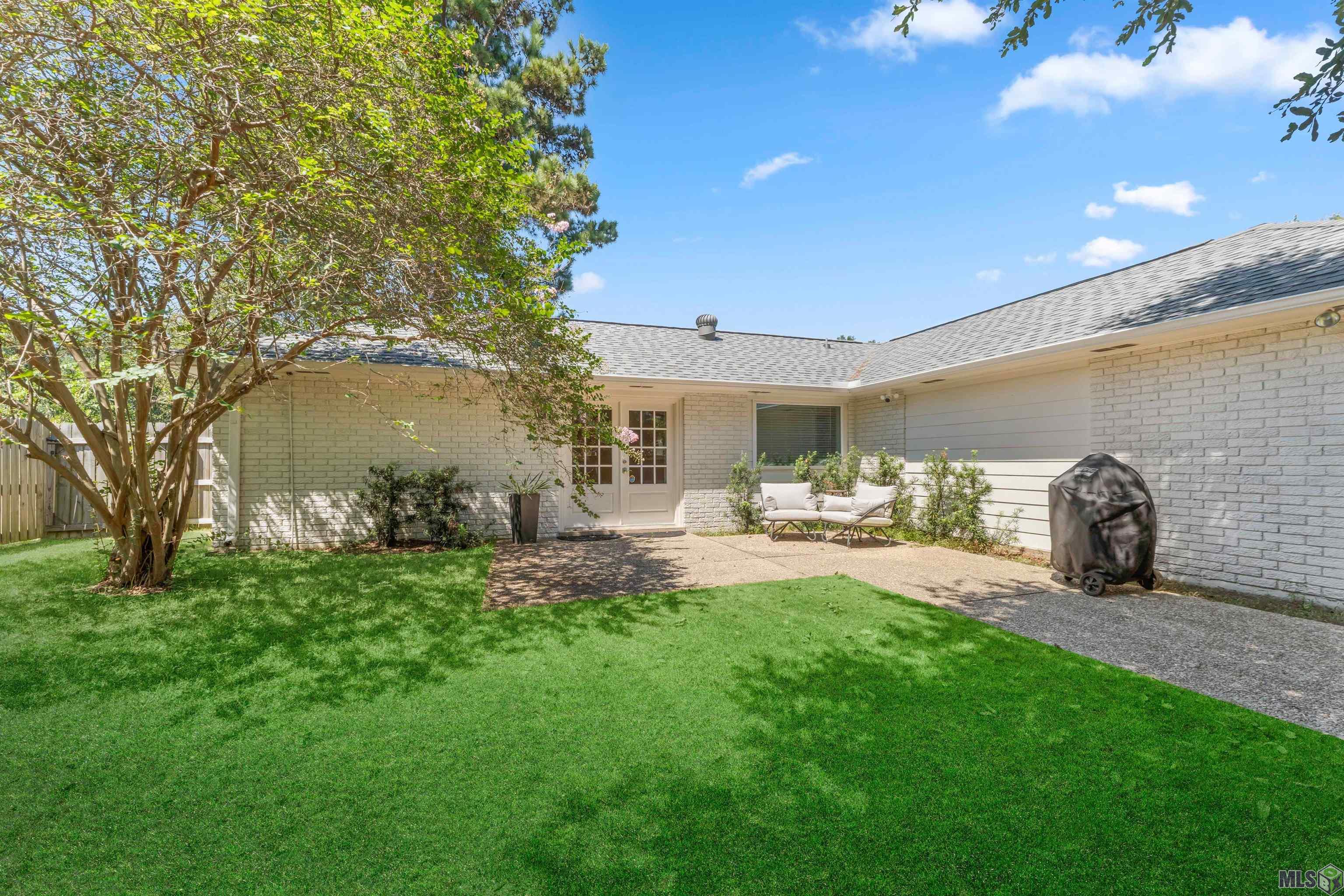 Homes for sale in Baton Rouge, LA | 1025 Tara Blvd, Baton Rouge, LA 70806 | MLS# BR2025017485