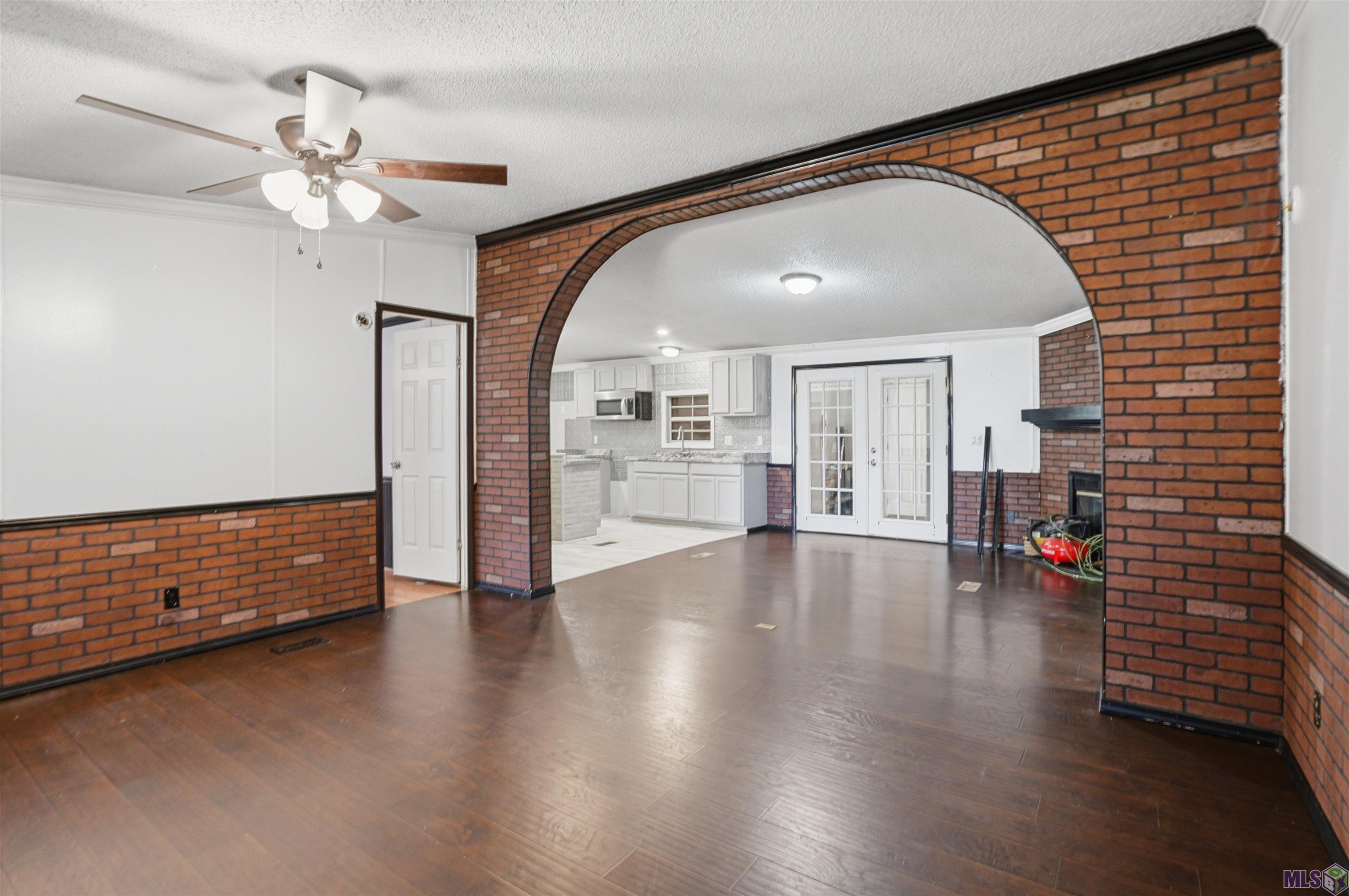 Homes for sale in Livingston, LA | 29928 Cypress St, Livingston, LA 70754 | MLS# BR2025017546