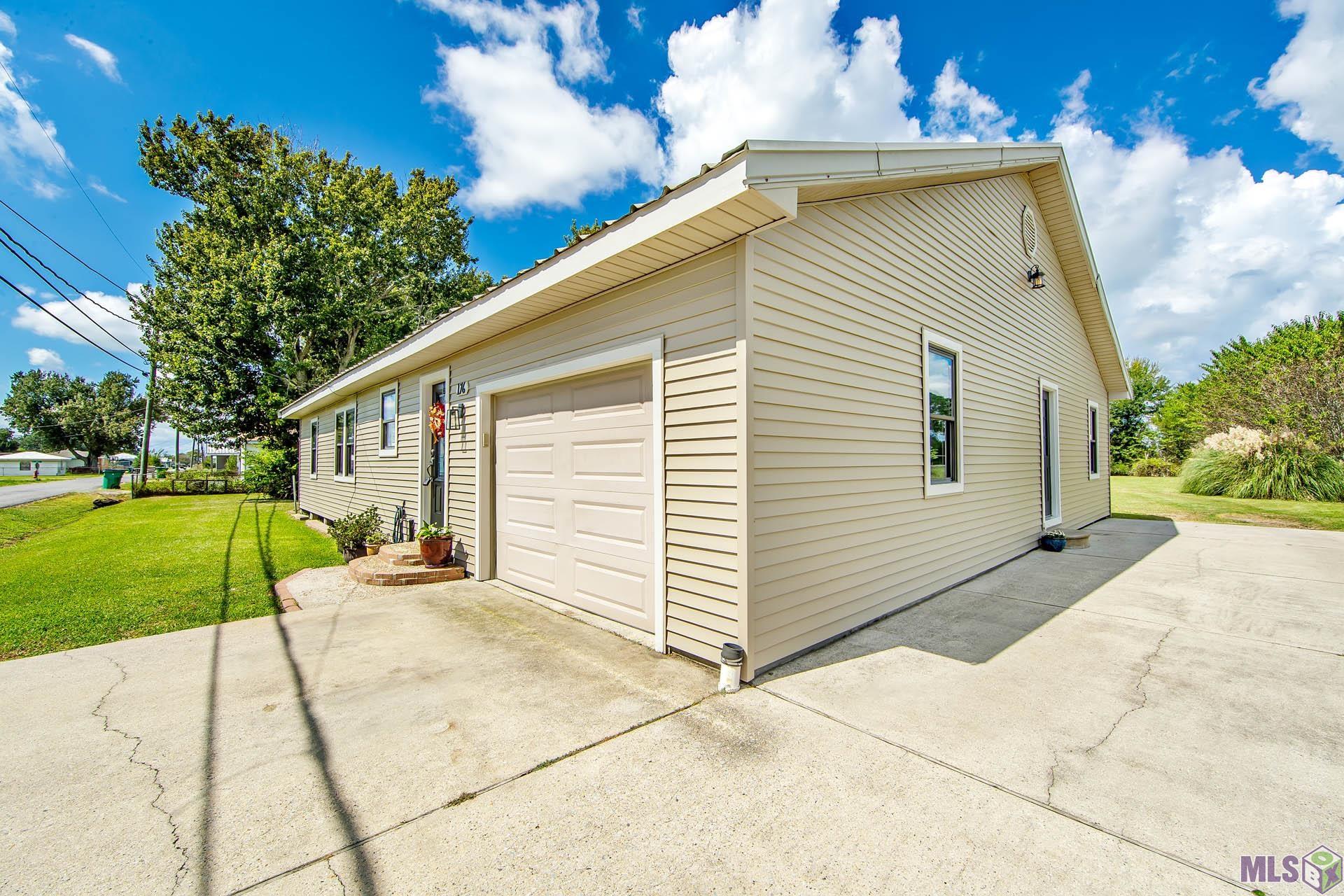 Homes for sale in Raceland, LA | 176 St Joseph St, Raceland, LA 70394 | MLS# BY2025017752