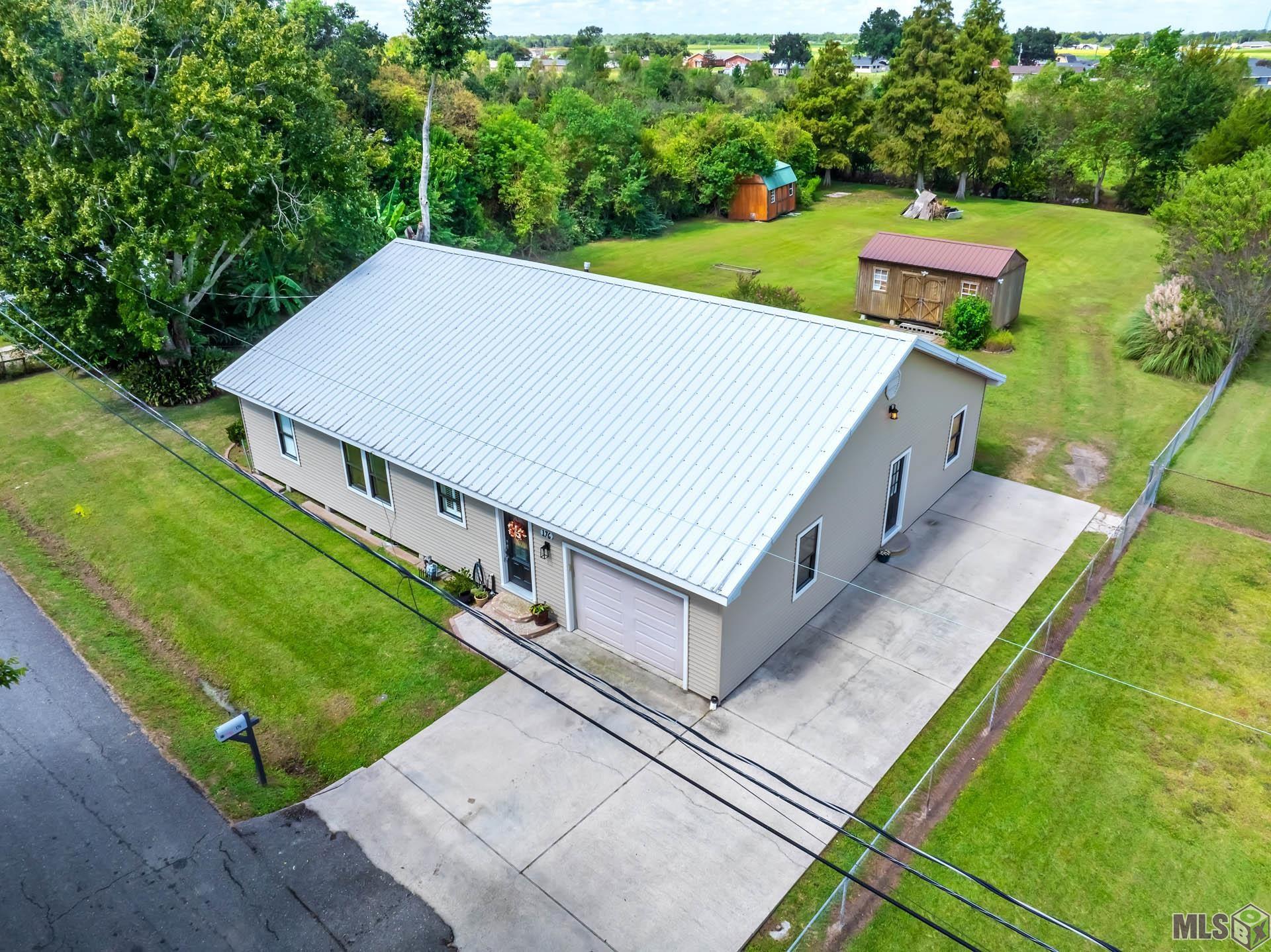 Homes for sale in Raceland, LA | 176 St Joseph St, Raceland, LA 70394 | MLS# BY2025017752