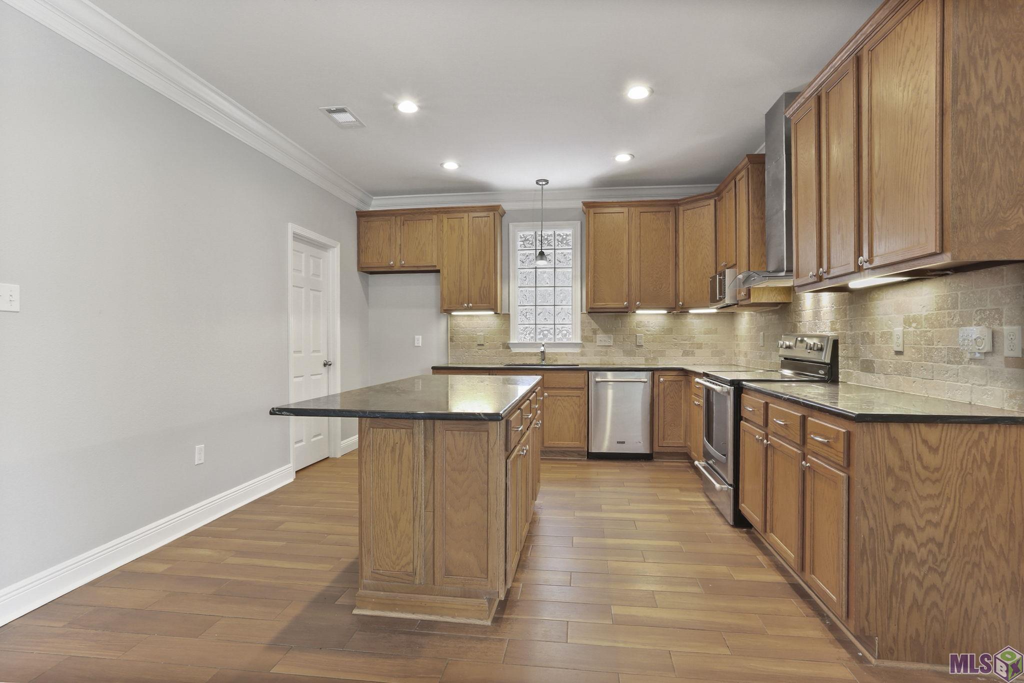 Homes for sale in Baton Rouge, LA | 10123 Hyde Park, Baton Rouge, LA 70816 | MLS# BR2025018061