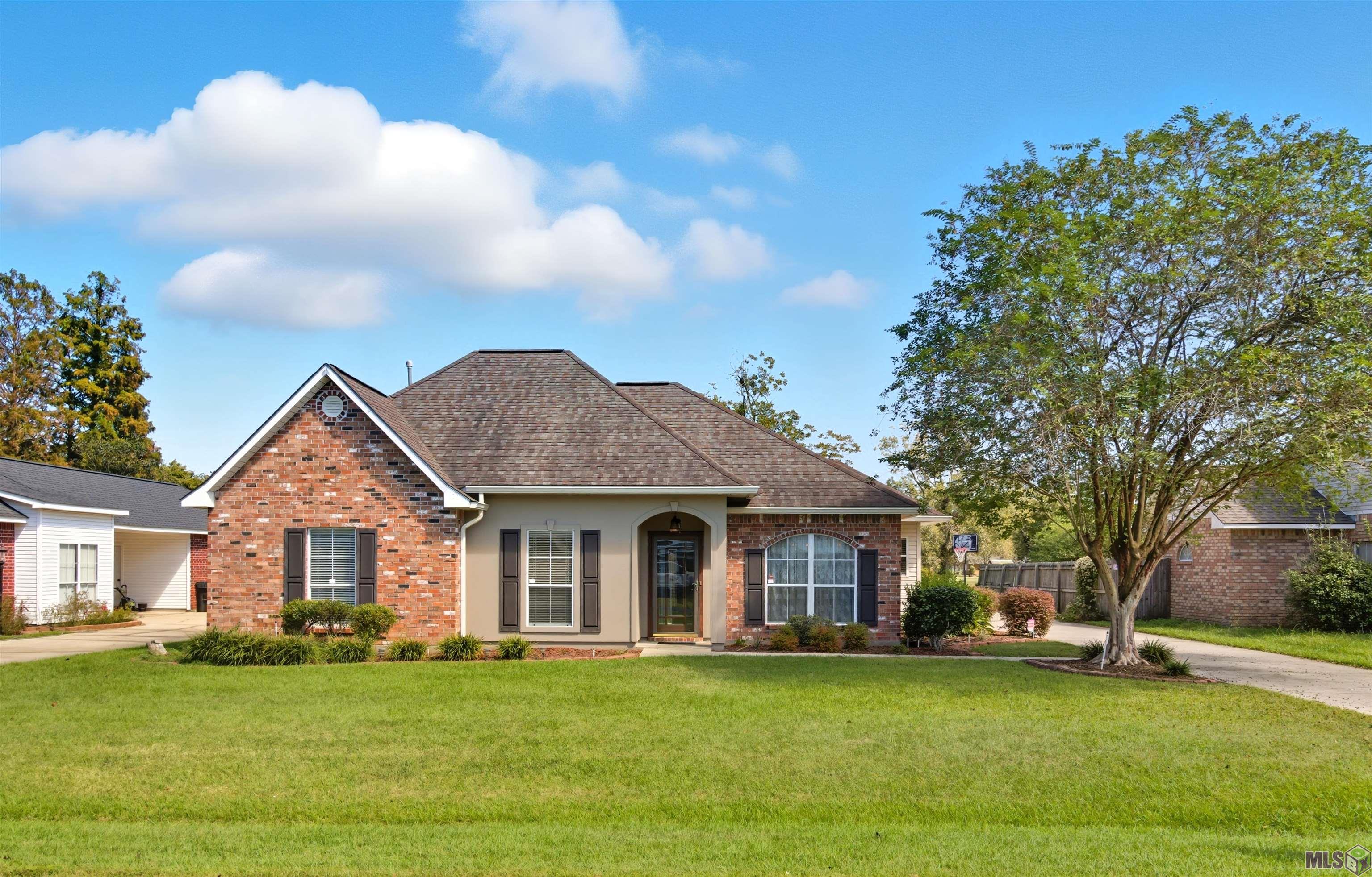 Homes for sale in Gonzales, LA | 14504 Lake Crossing Dr, Gonzales, LA 70737 | MLS# BR2025018299