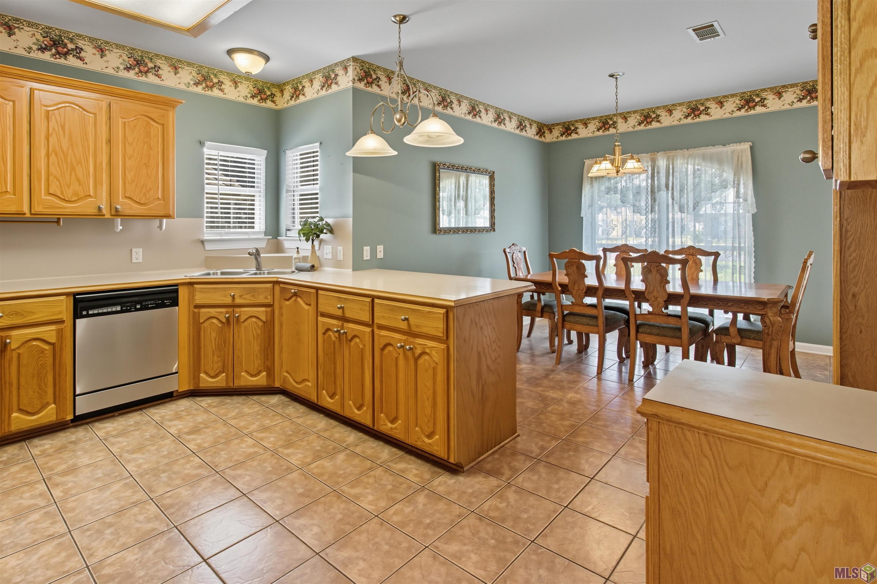 Homes for sale in Gonzales, LA | 14504 Lake Crossing Dr, Gonzales, LA 70737 | MLS# BR2025018299