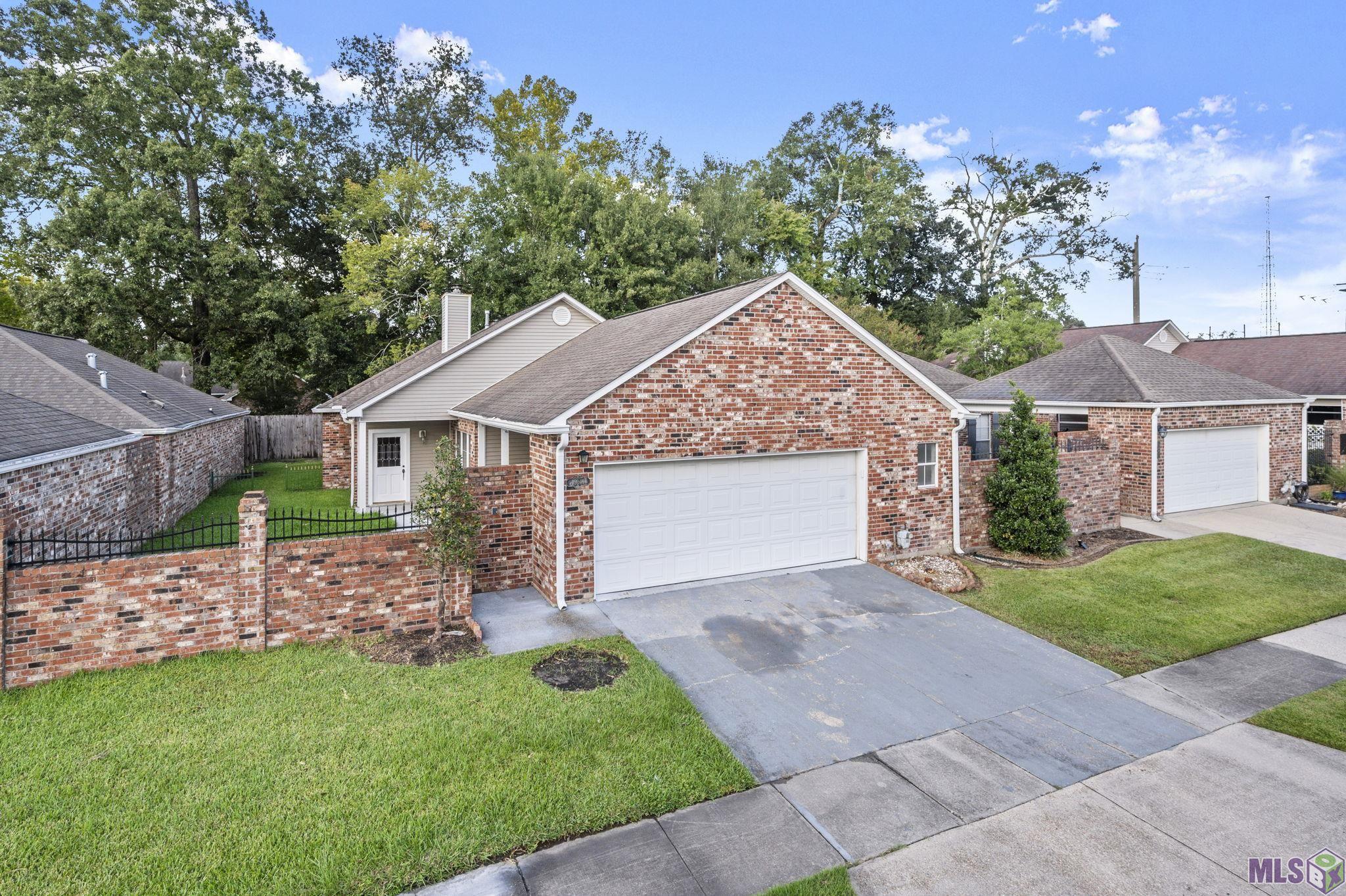 Homes for sale in Baton Rouge, LA | 13241 Legacy Ct, Baton Rouge, LA 70816 | MLS# BR2025018663