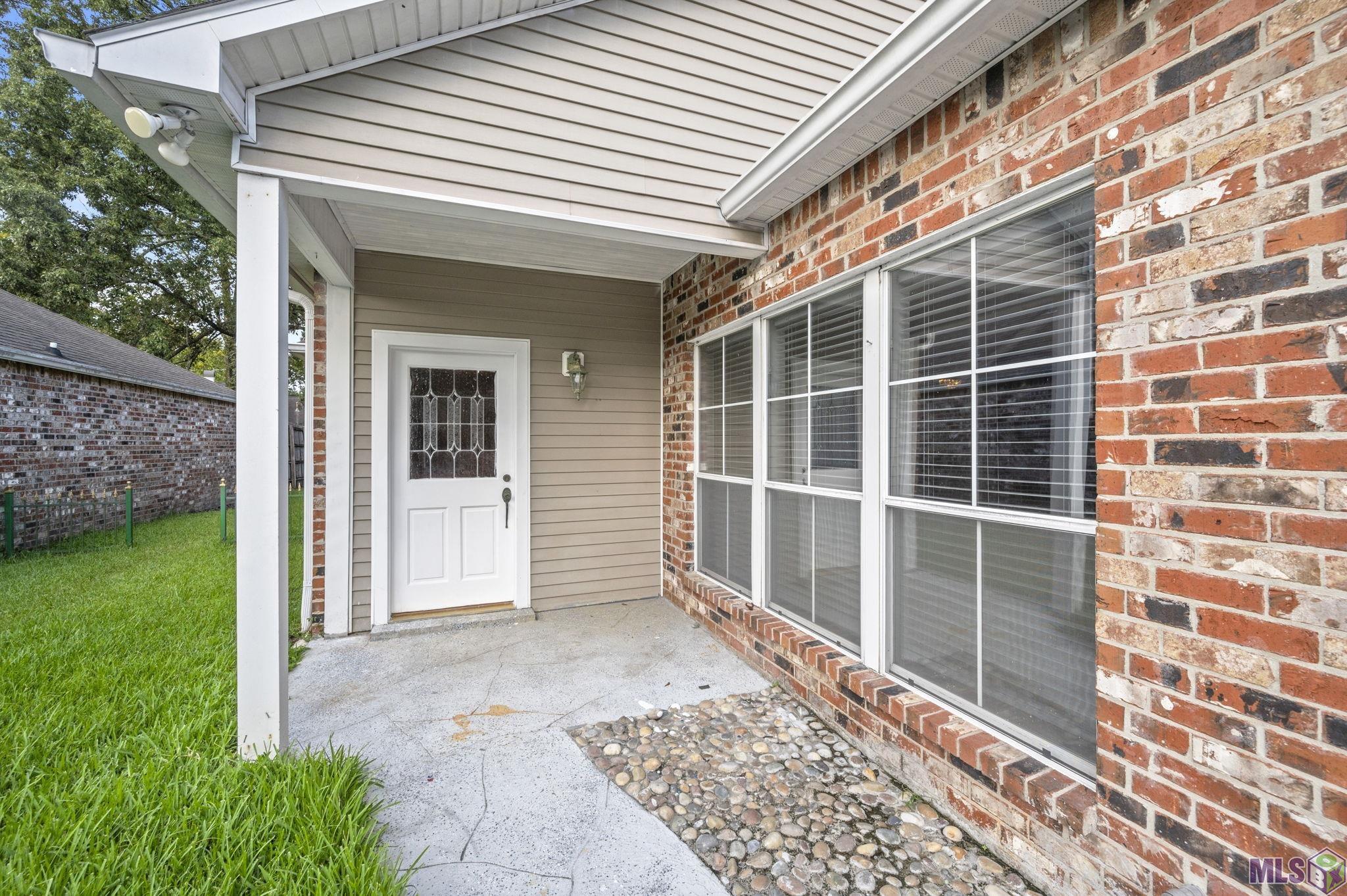 Homes for sale in Baton Rouge, LA | 13241 Legacy Ct, Baton Rouge, LA 70816 | MLS# BR2025018663