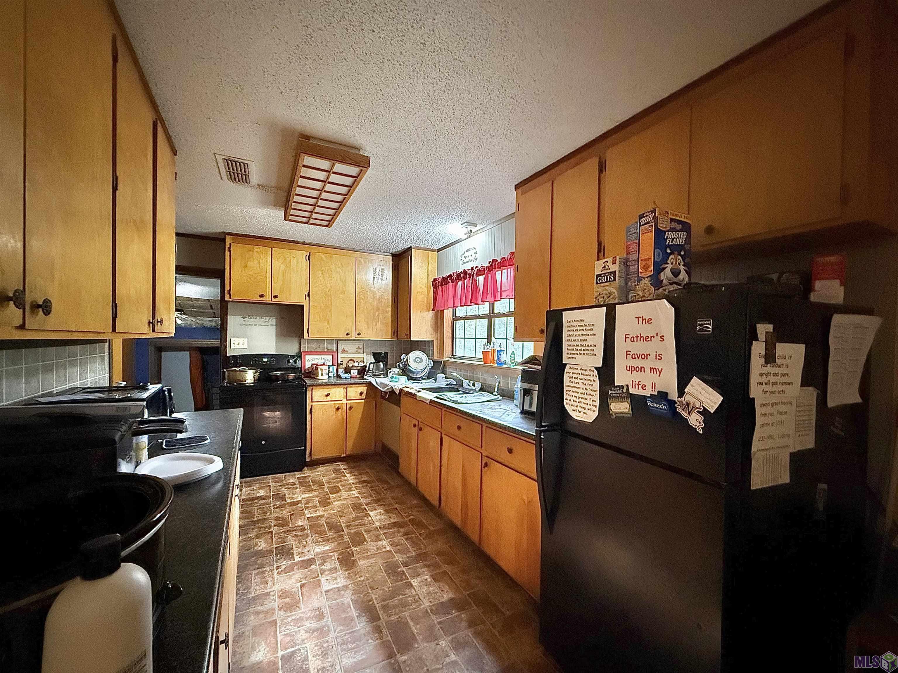 Homes for sale in Natchitoches, LA | 130 Evangeline Dr, Natchitoches, LA 71457 | MLS# BR2025019035