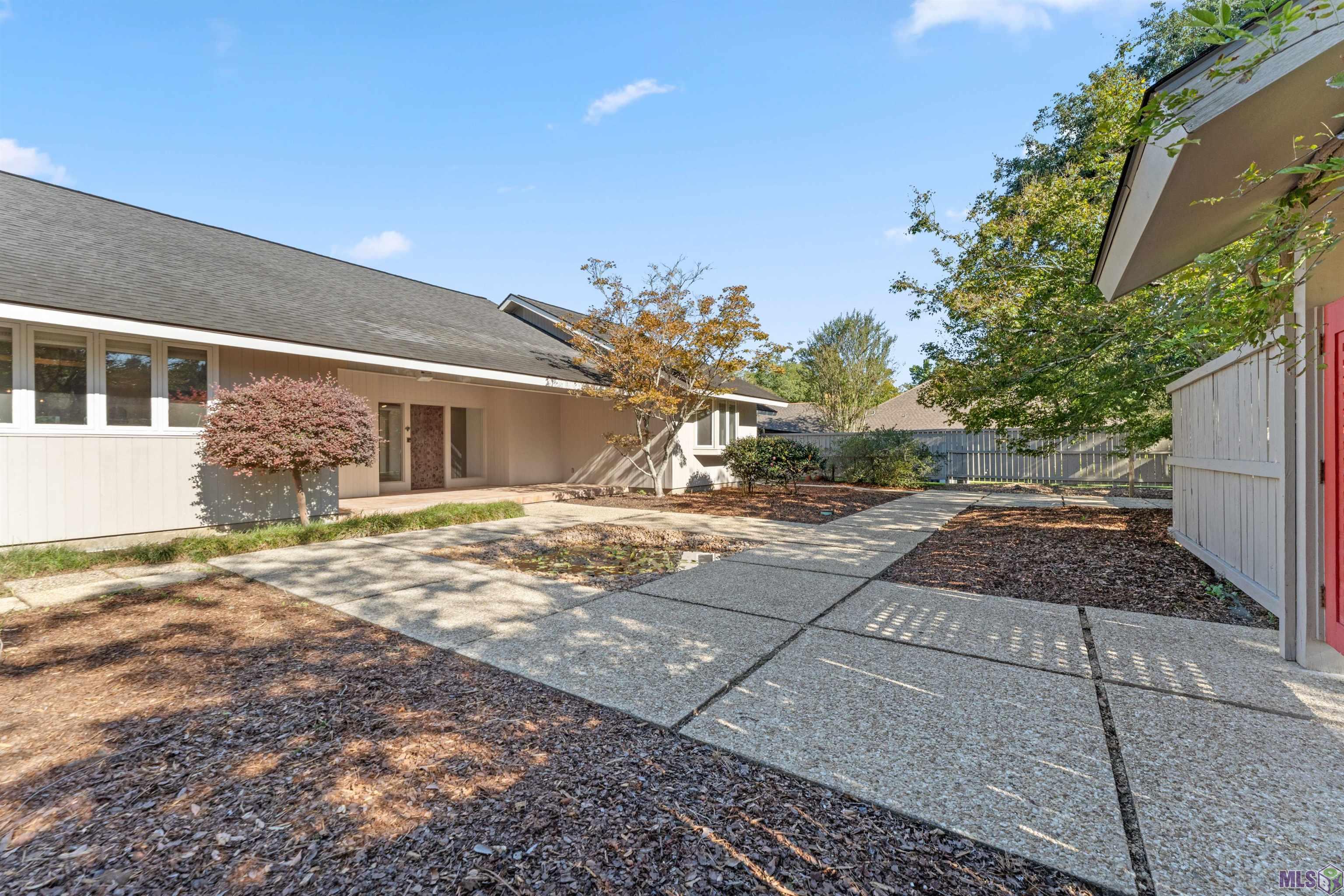 Homes for sale in St. George, LA | 8138 Oakbrook Dr, St. George, LA 70810 | MLS# BR2025019089