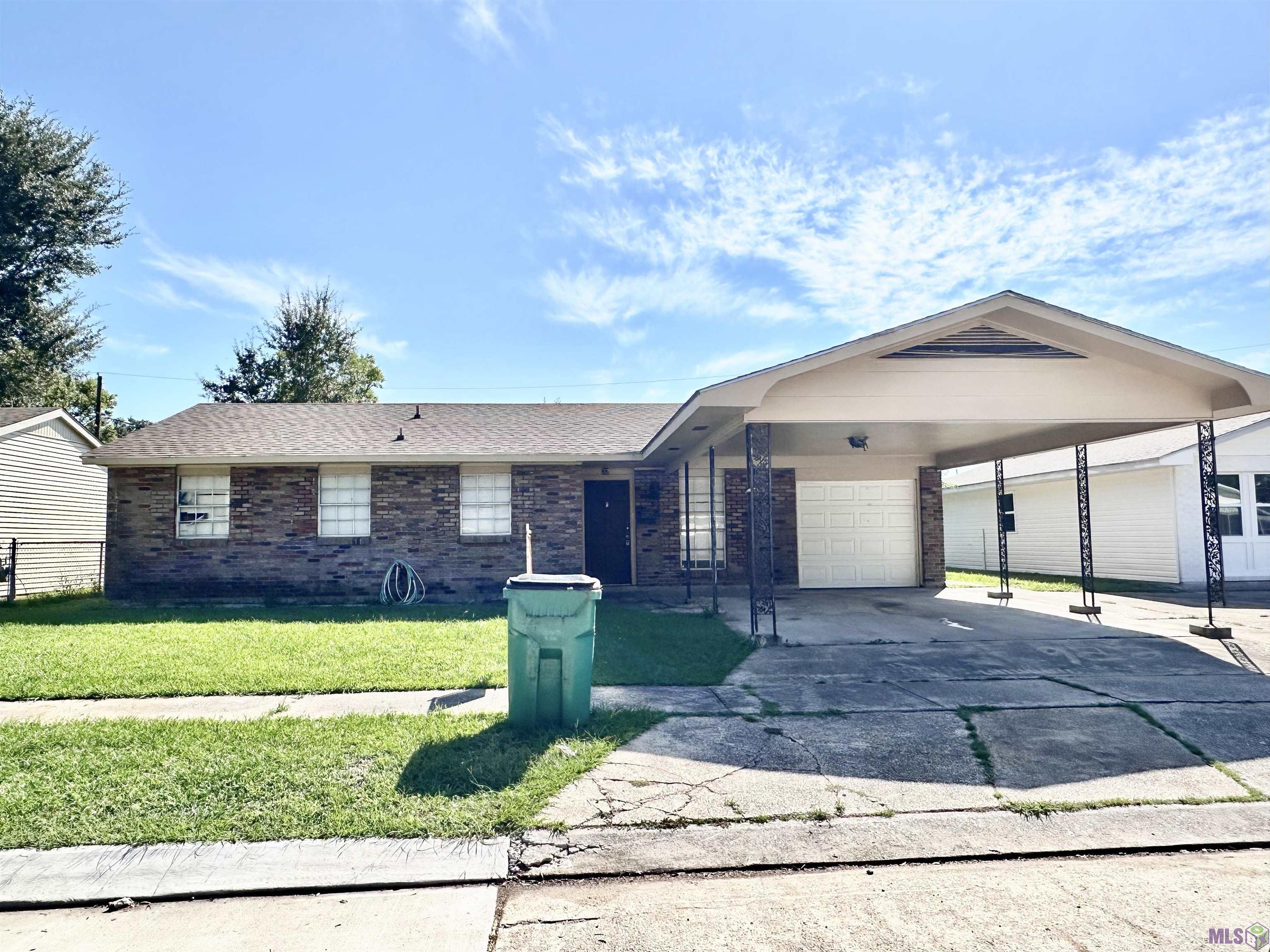 Homes for sale in Laplace, LA | 324 Elmwood Dr, Laplace, LA 70068 | MLS# BR2025019197