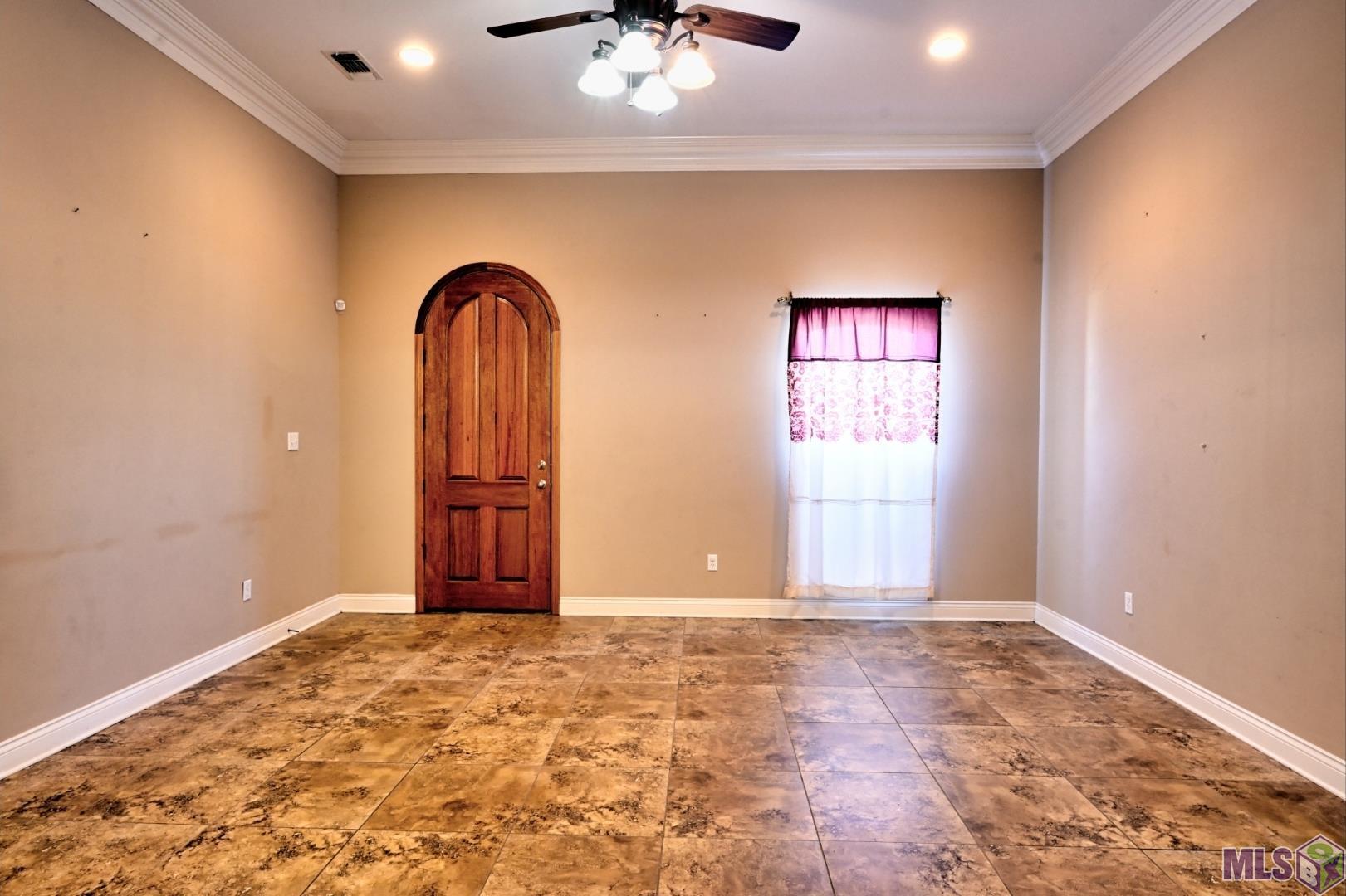 Homes for sale in Ville Platte, LA | 112 Lillian Dr, Ville Platte, LA 70393 | MLS# BY2025019234