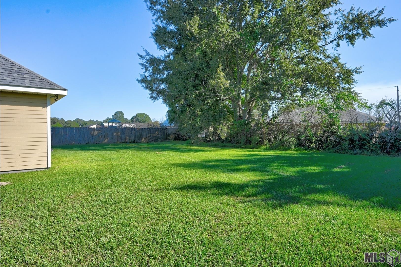 Homes for sale in Ville Platte, LA | 112 Lillian Dr, Ville Platte, LA 70393 | MLS# BY2025019234