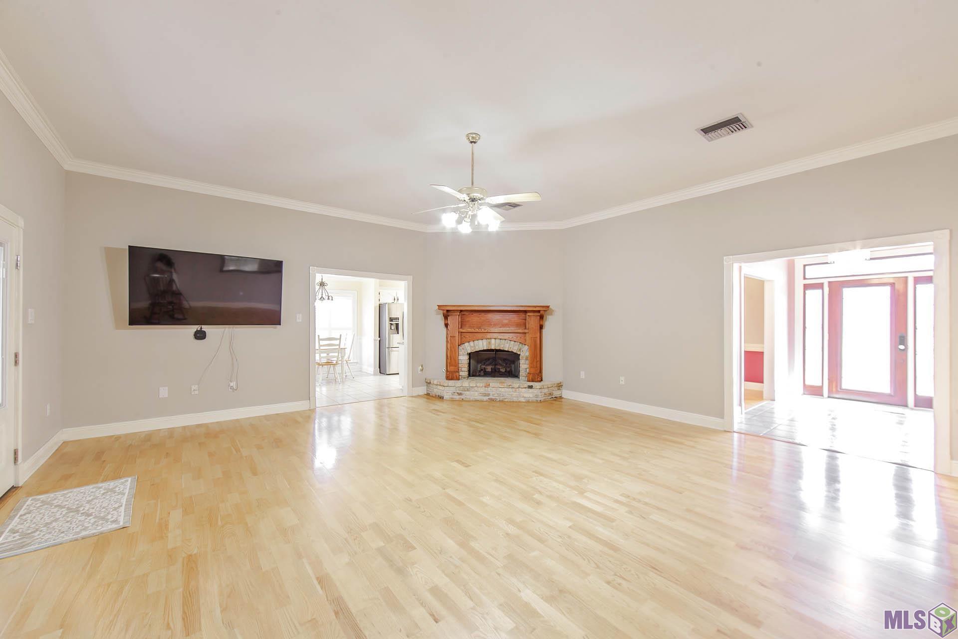 Homes for sale in Thibodaux, LA | 421 Cedar Tree Dr, Thibodaux, LA 70301 | MLS# BY2025019306